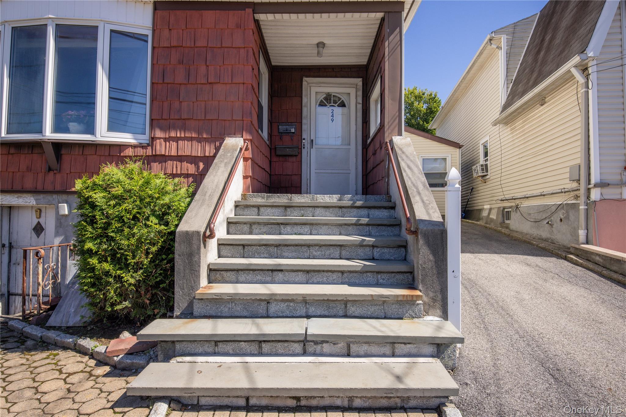 #9 photo, 249 N Macquesten Parkway, Mount Vernon , NY 10550