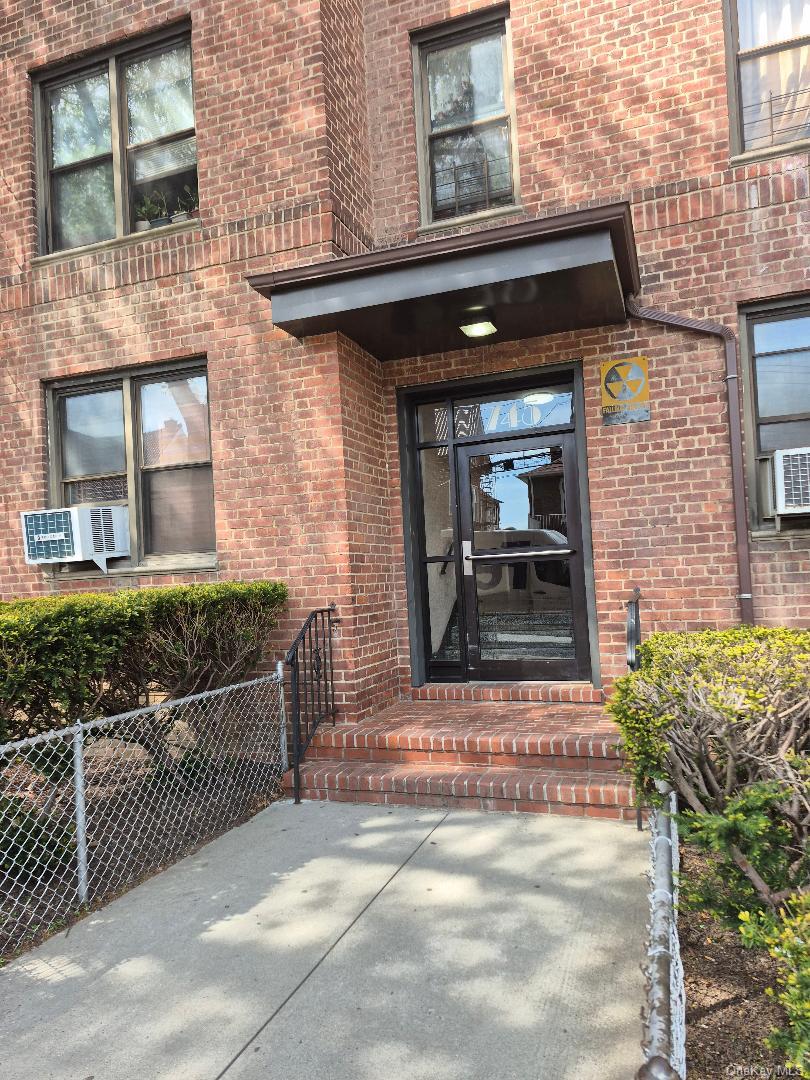 #1 photo, 745 E 231st Street, Bronx , NY 10466