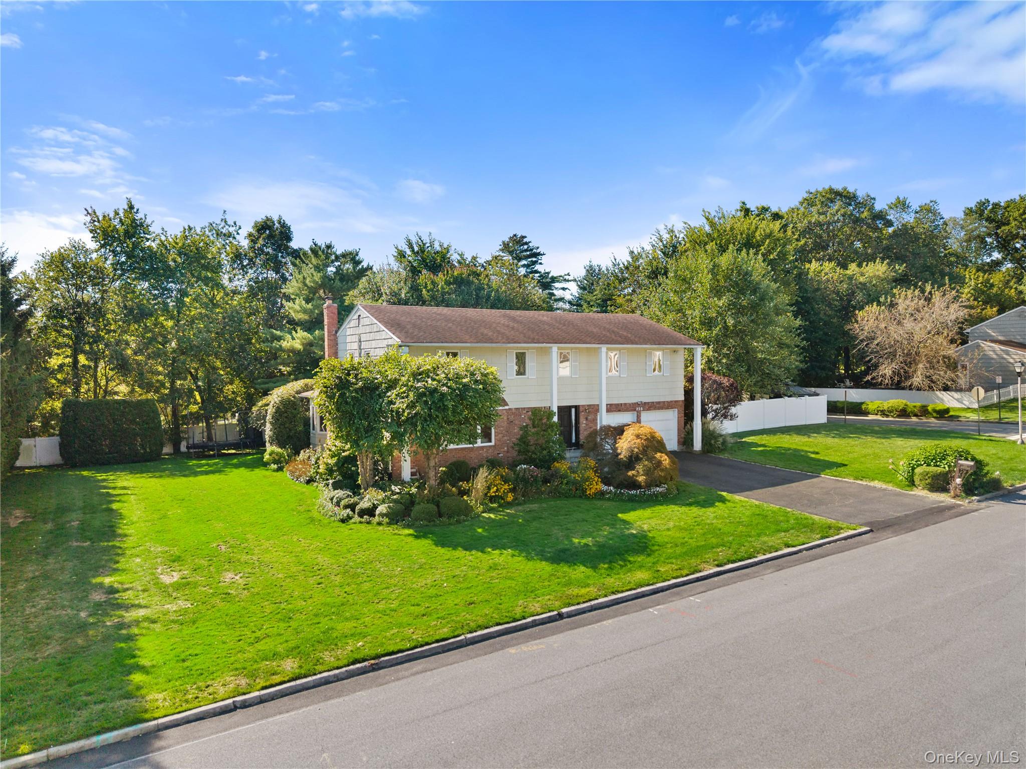 #1 photo, 225 Country Ridge Road, Scarsdale , NY 10583