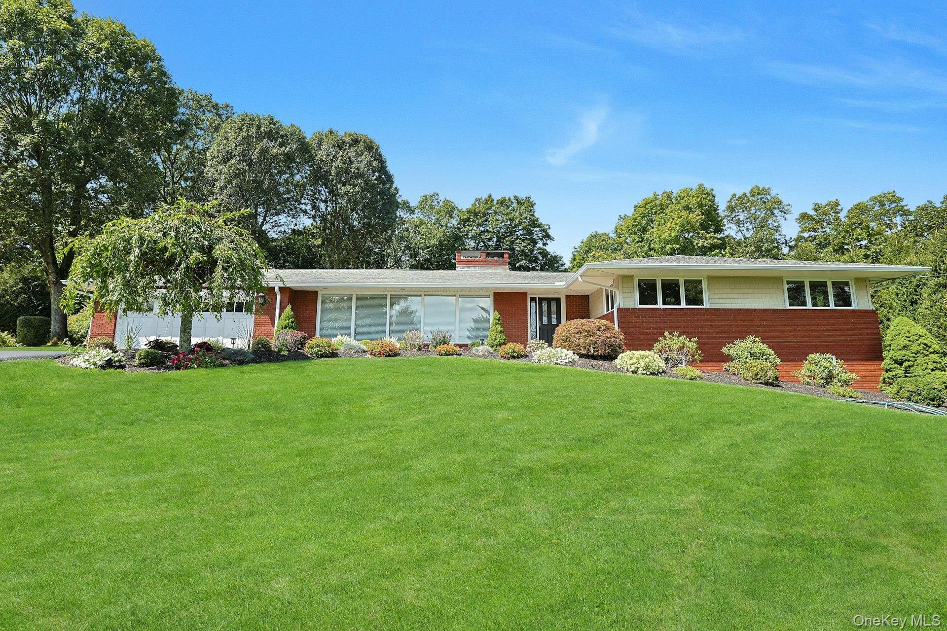 #1 photo, 2 Westerly Lane, Thornwood , NY 10594