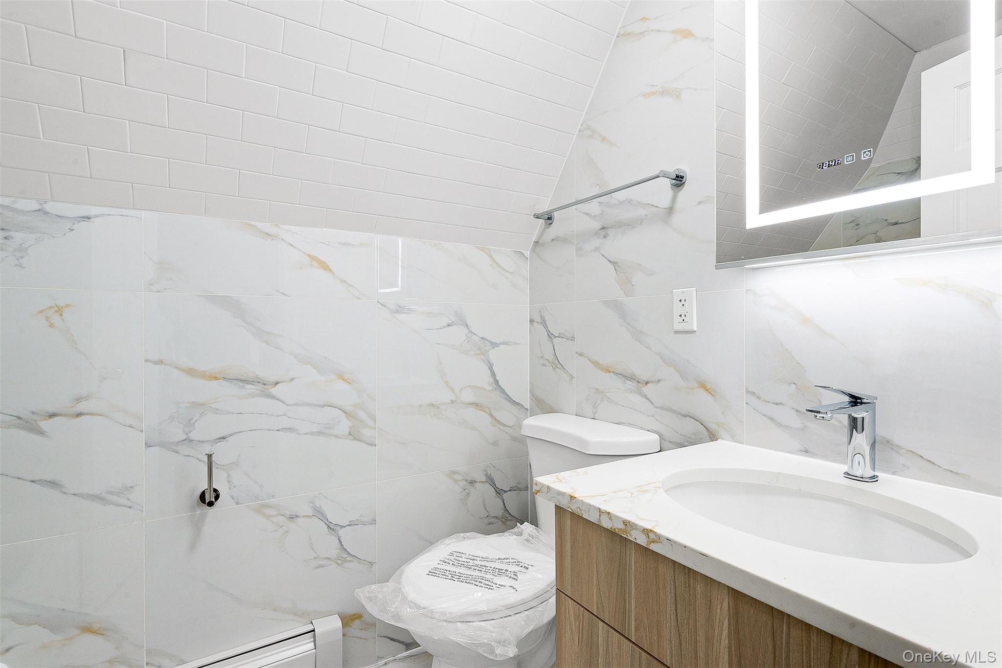 #18 photo, 100-05 69th Avenue, Forest Hills , NY 11375