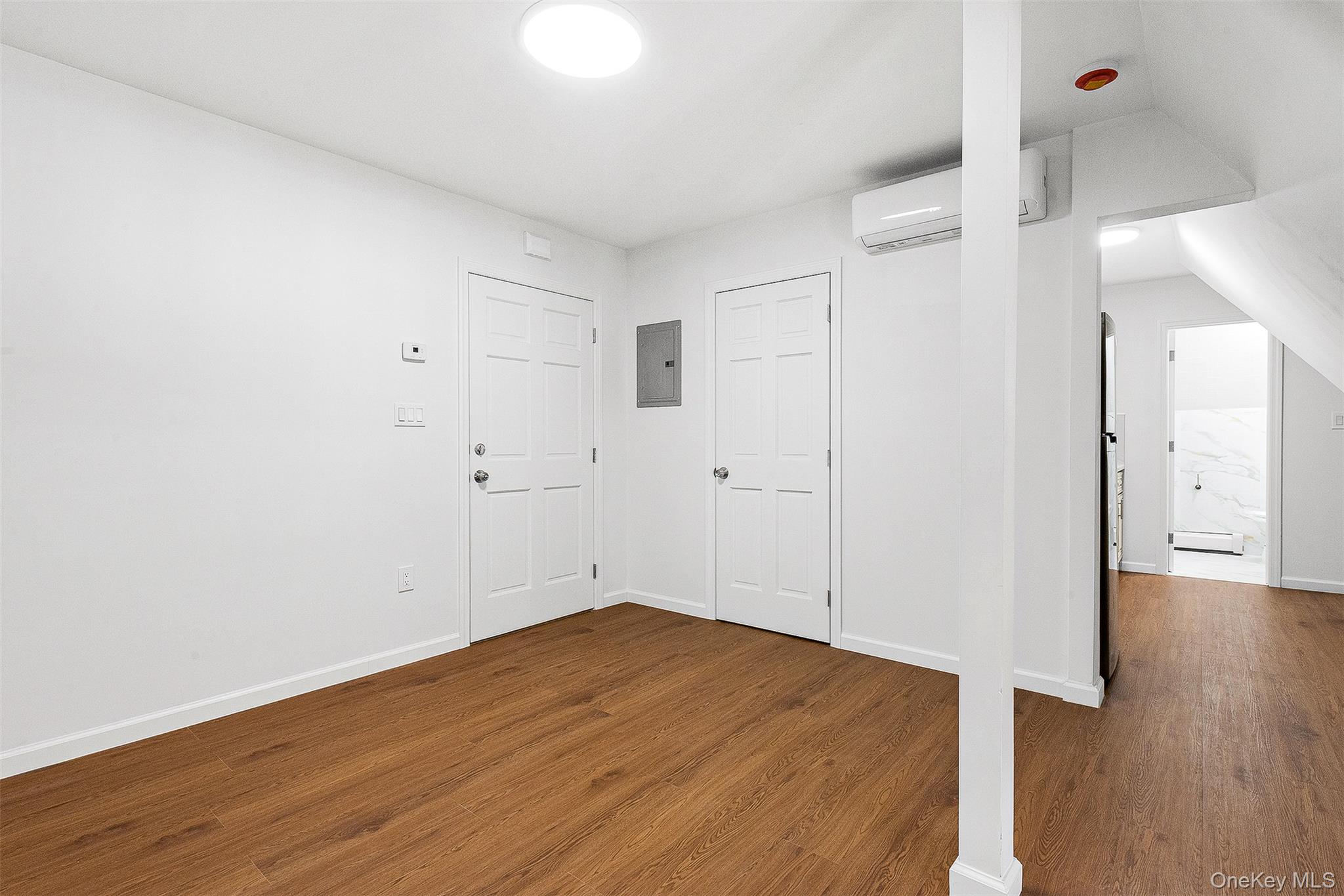 #3 photo, 100-05 69th Avenue, Forest Hills , NY 11375