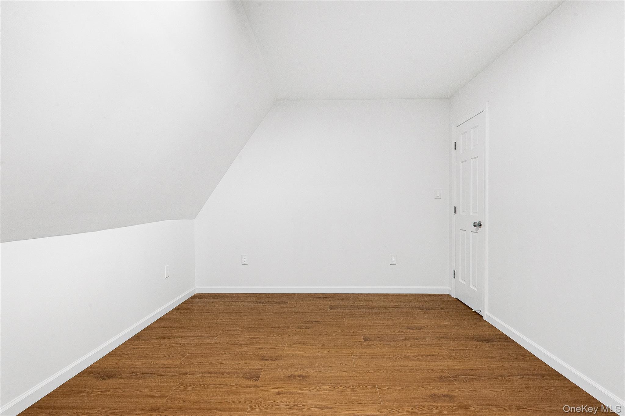 #9 photo, 100-05 69th Avenue, Forest Hills , NY 11375