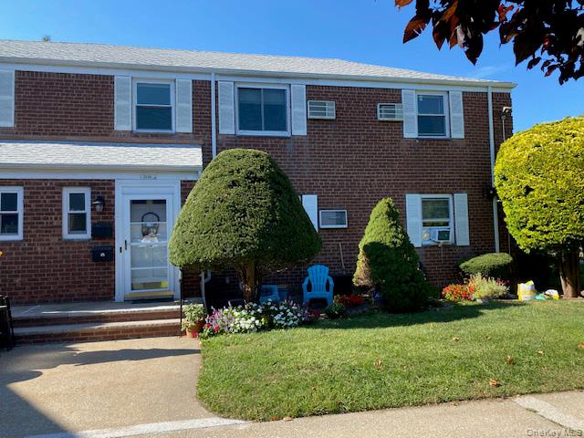 #2 photo, 73-24 255th Street, Glen Oaks , NY 11004