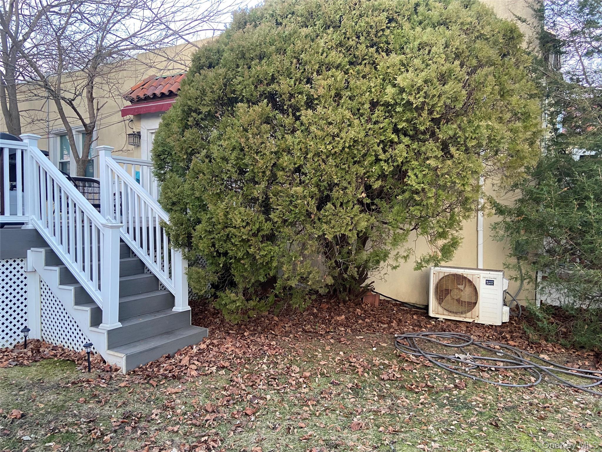 #1 photo, 237 W Walnut Street, ナッソー郡 Long Beach , NY 11561