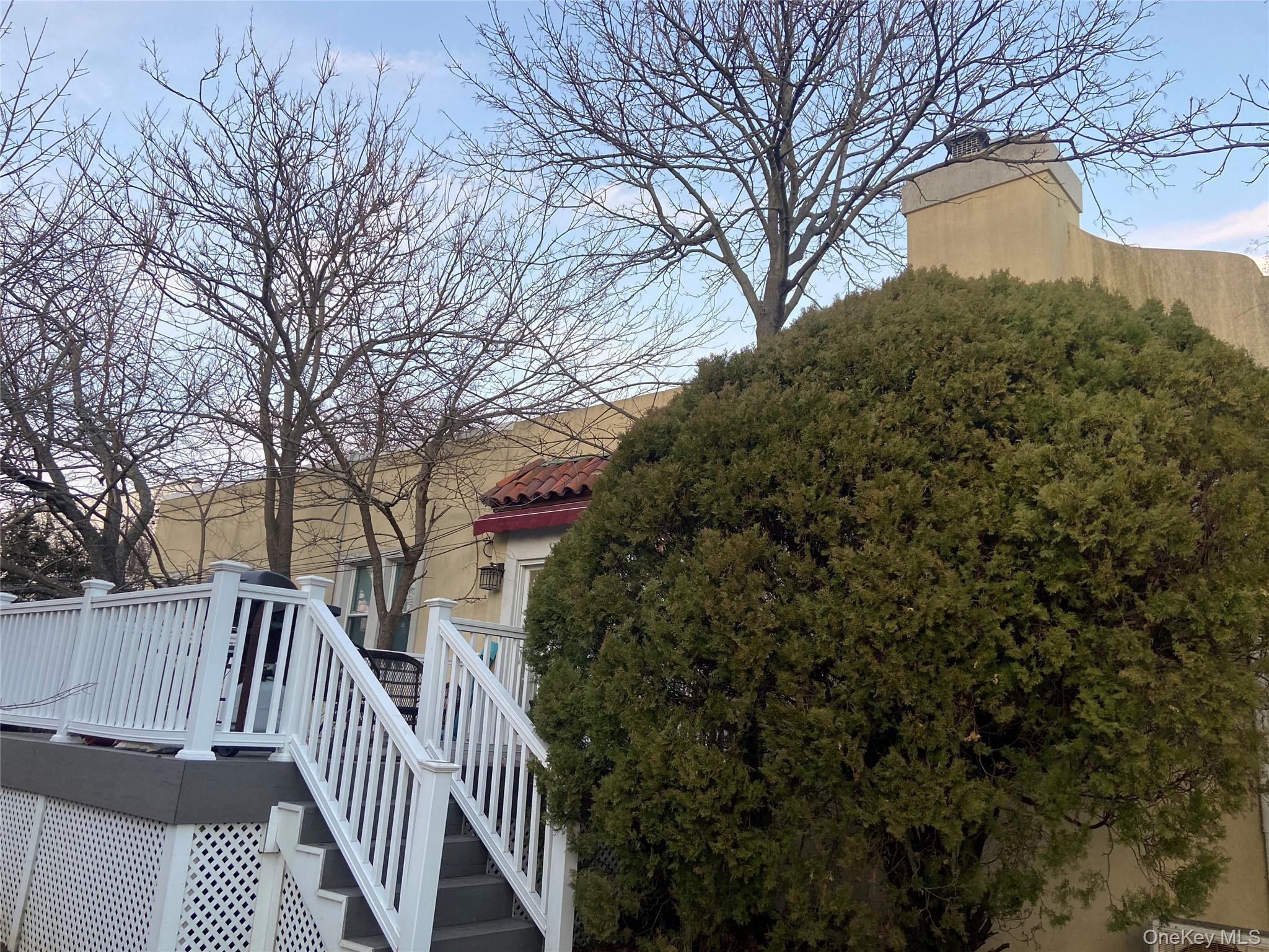 #2 photo, 237 W Walnut Street, ナッソー郡 Long Beach , NY 11561