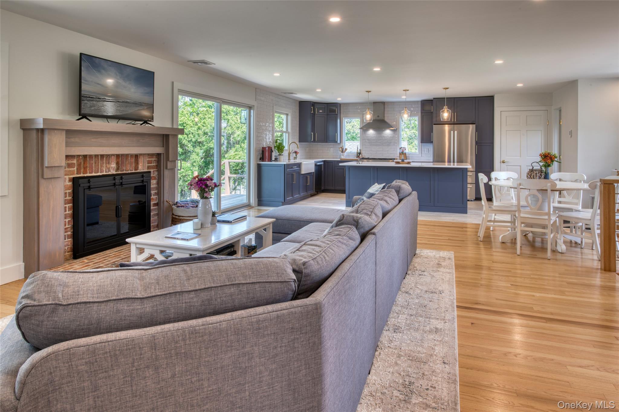 #4 photo, 3 Bishop Avenue, Westhampton , NY 11977