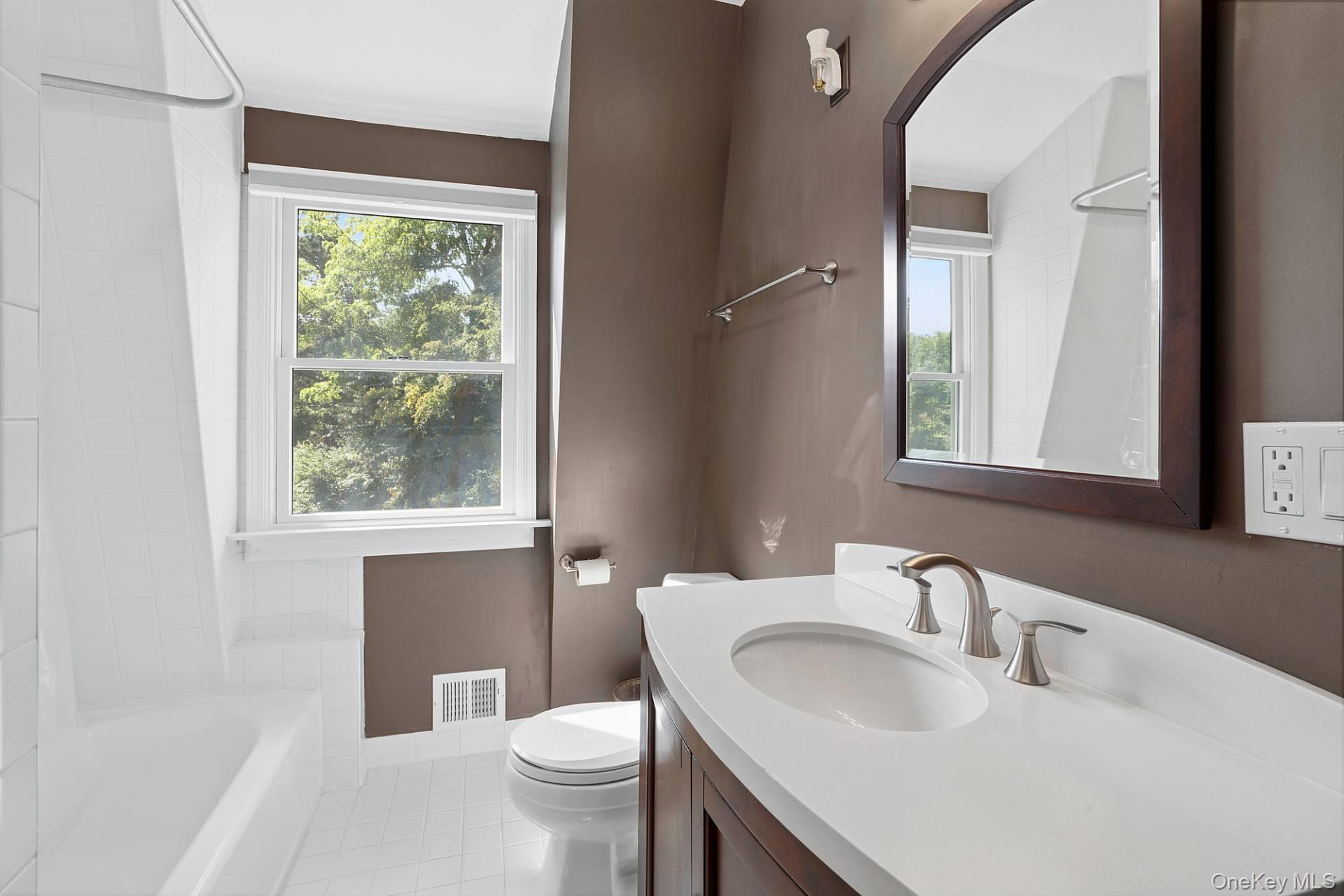 #15 photo, 28 Plain View Drive, サフォーク郡 Wading River , NY 11792