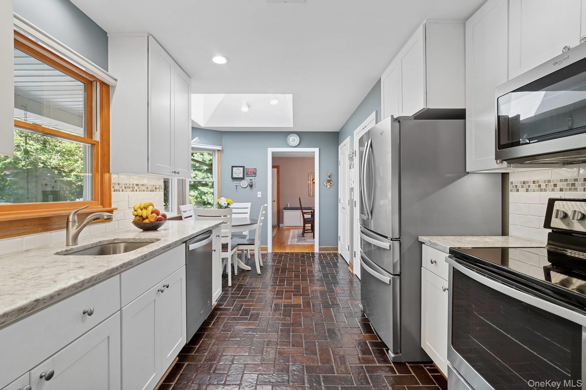 #2 photo, 28 Plain View Drive, サフォーク郡 Wading River , NY 11792