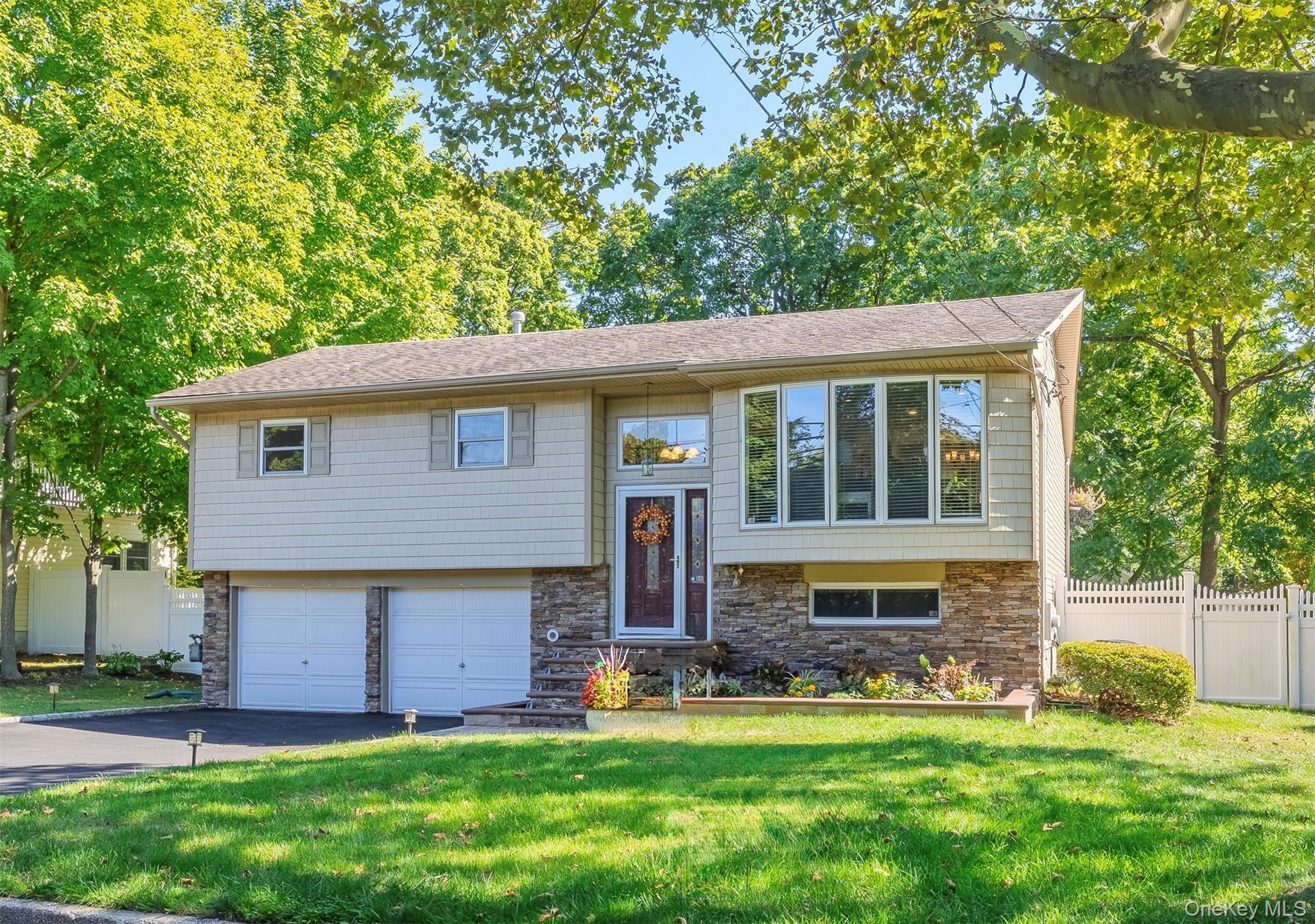 #1 photo, 1372 Pulaski Road, 东长岛 East Northport , NY 11731