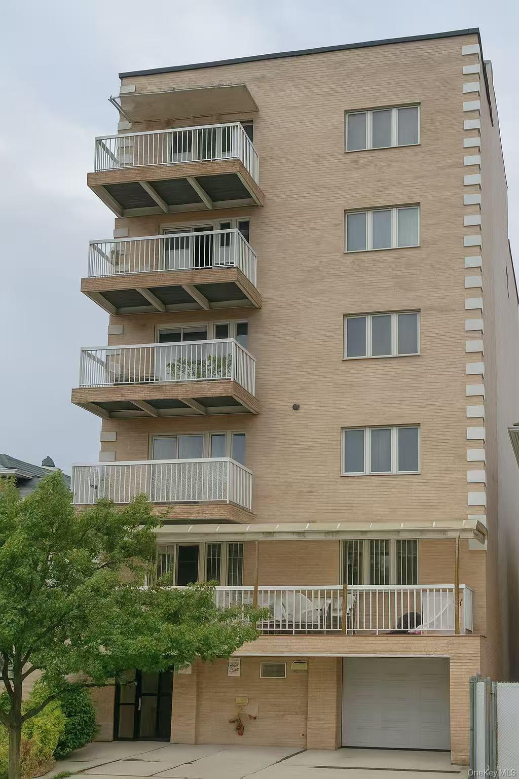 #1 photo, 339 Ave P, ブルックリン区 Brooklyn , NY 11204