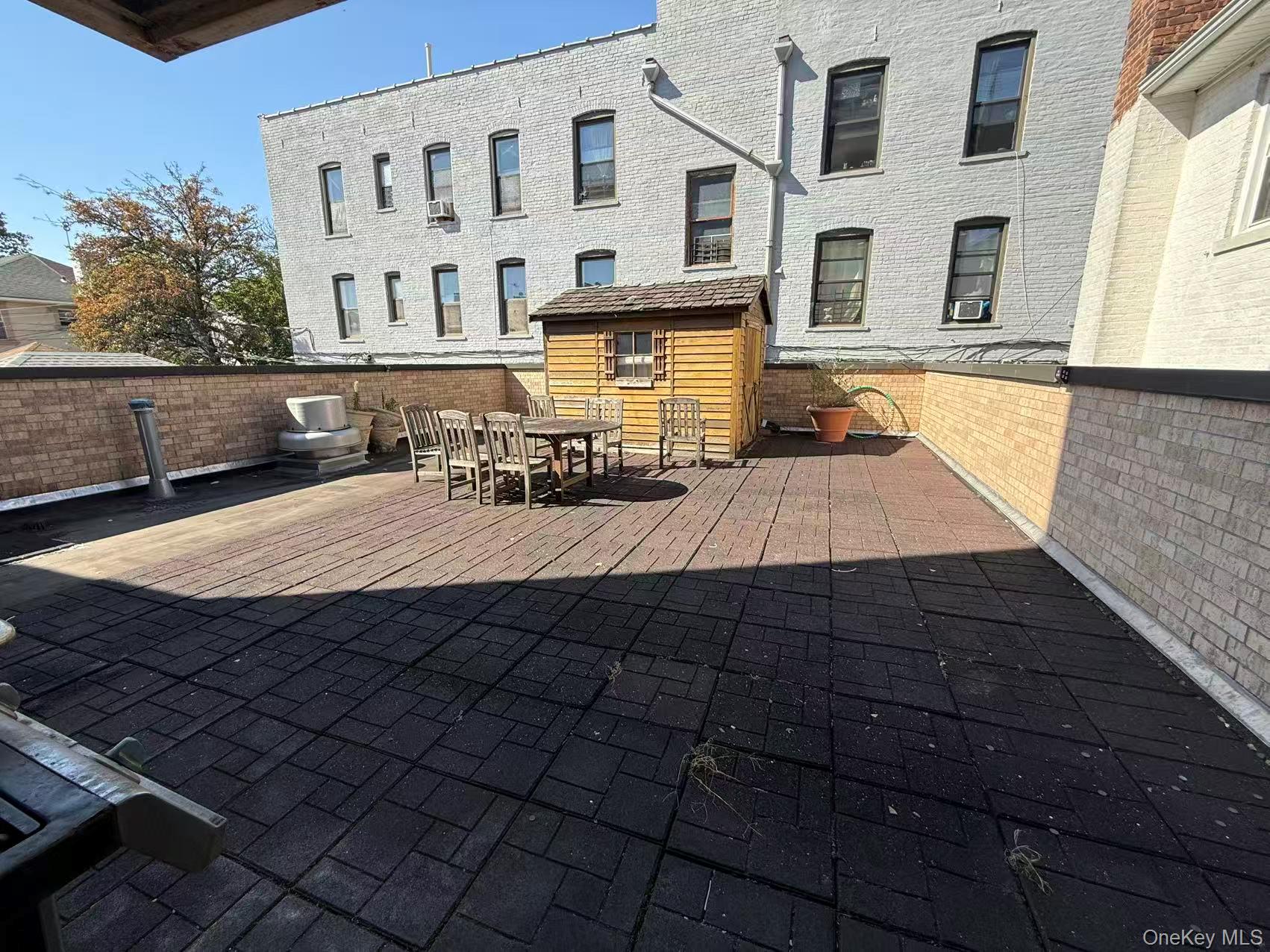 #17 photo, 339 Ave P, ブルックリン区 Brooklyn , NY 11204