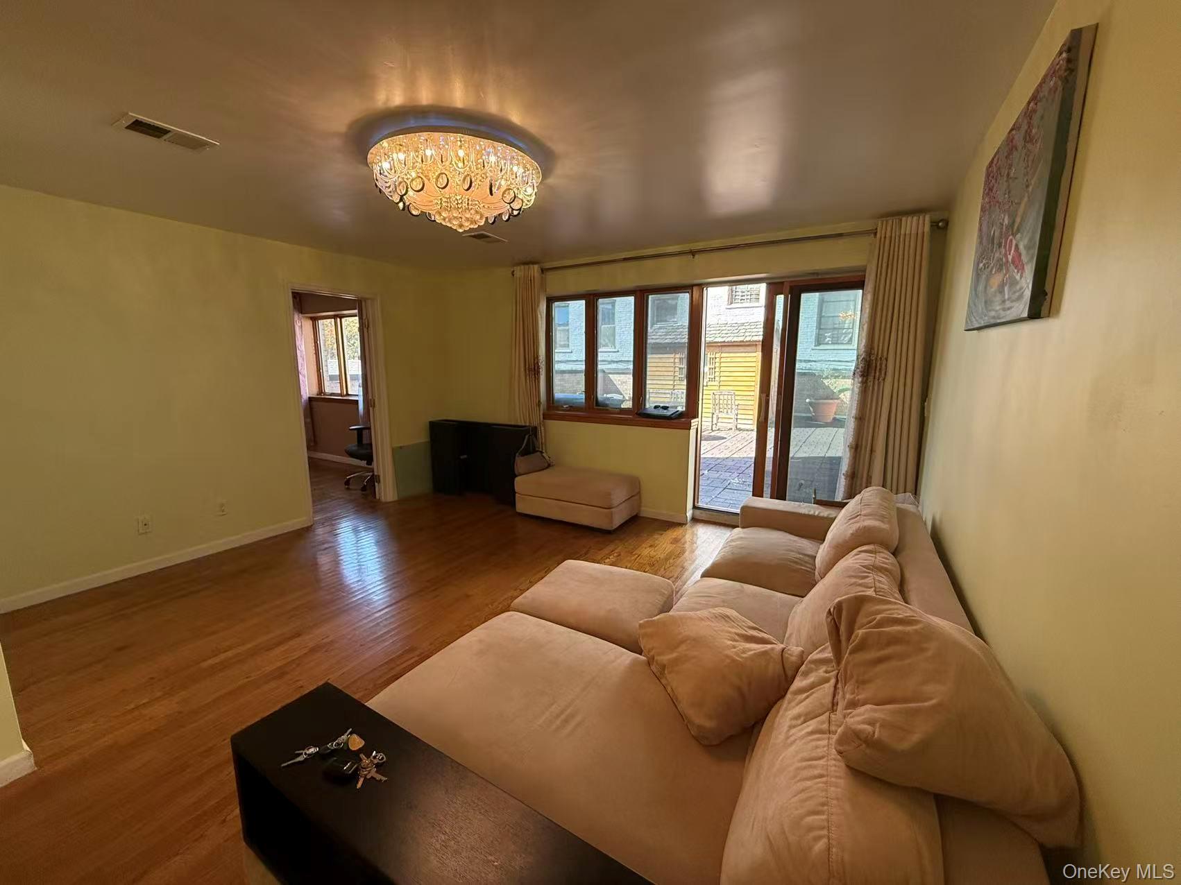 #2 photo, 339 Ave P, ブルックリン区 Brooklyn , NY 11204