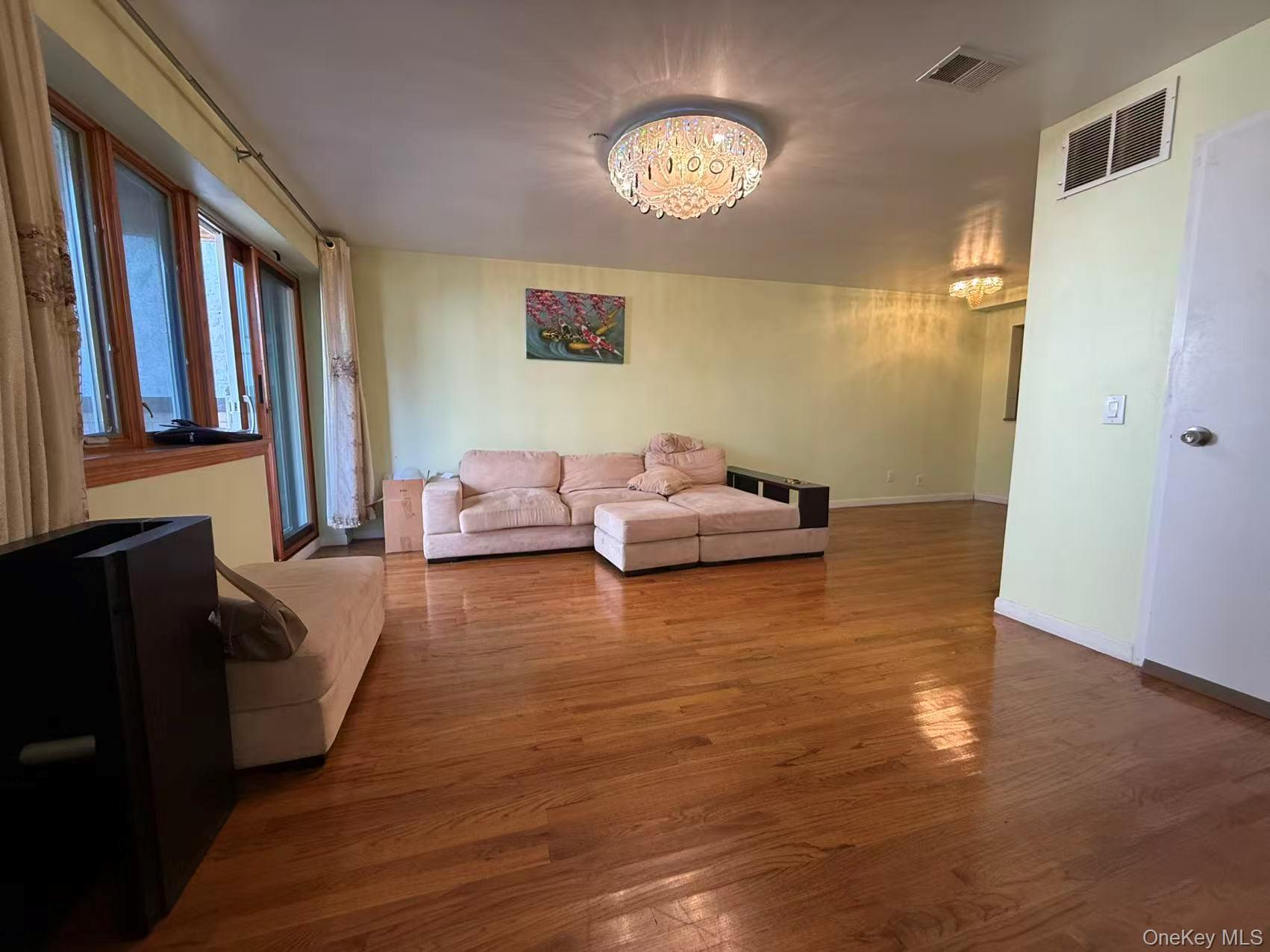 #3 photo, 339 Ave P, ブルックリン区 Brooklyn , NY 11204