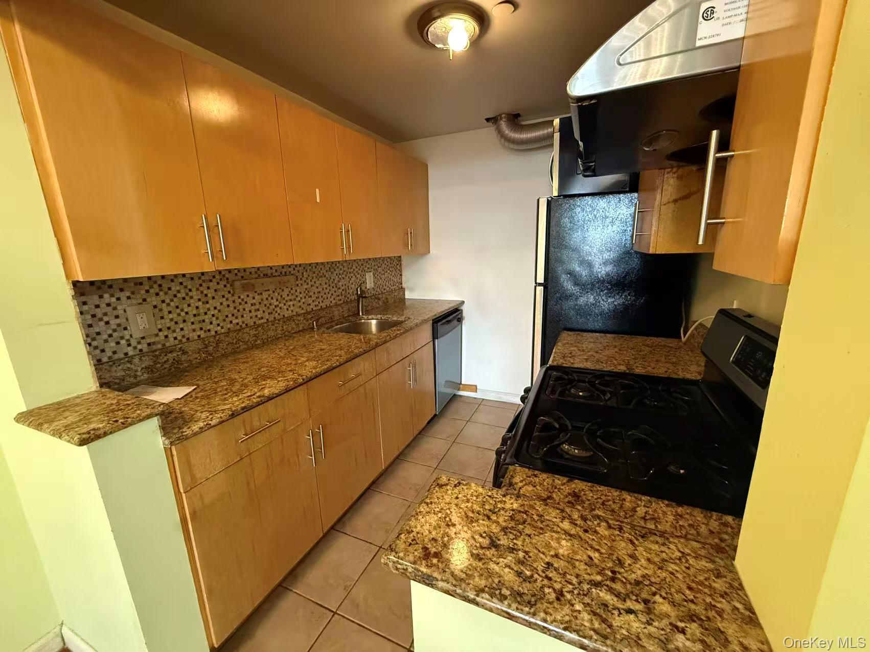 #6 photo, 339 Ave P, ブルックリン区 Brooklyn , NY 11204