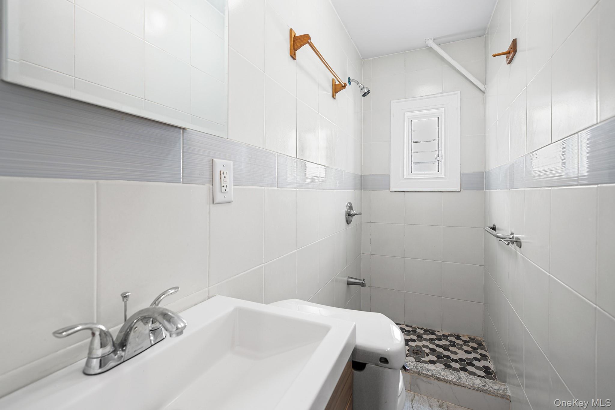 #15 photo, 15044 87th Road, Briarwood , NY 11432