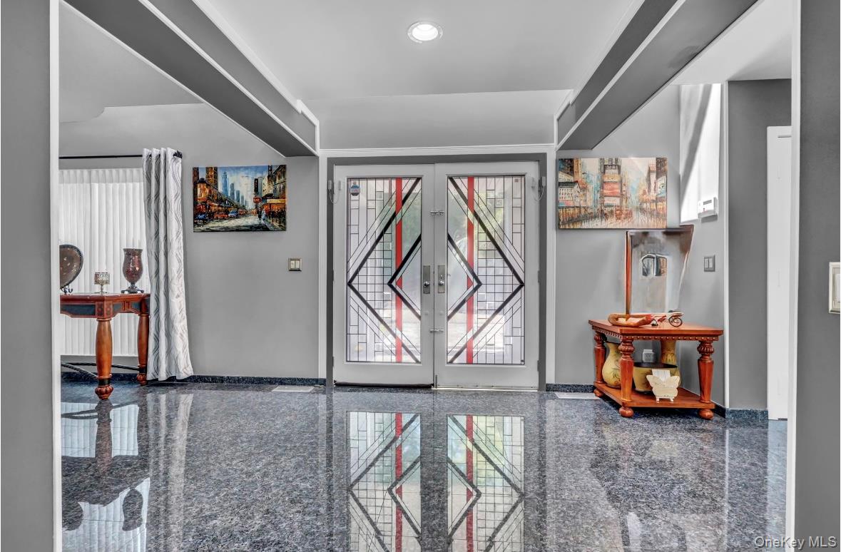 #5 photo, 83 Cliff Road, Port Jefferson , NY 11777