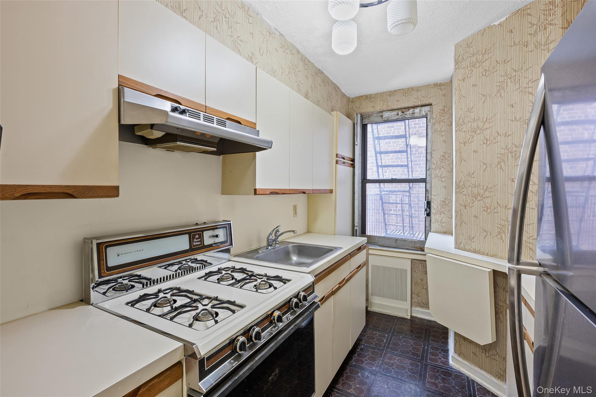 #12 photo, 65-39 108th Street, Forest Hills , NY 11375