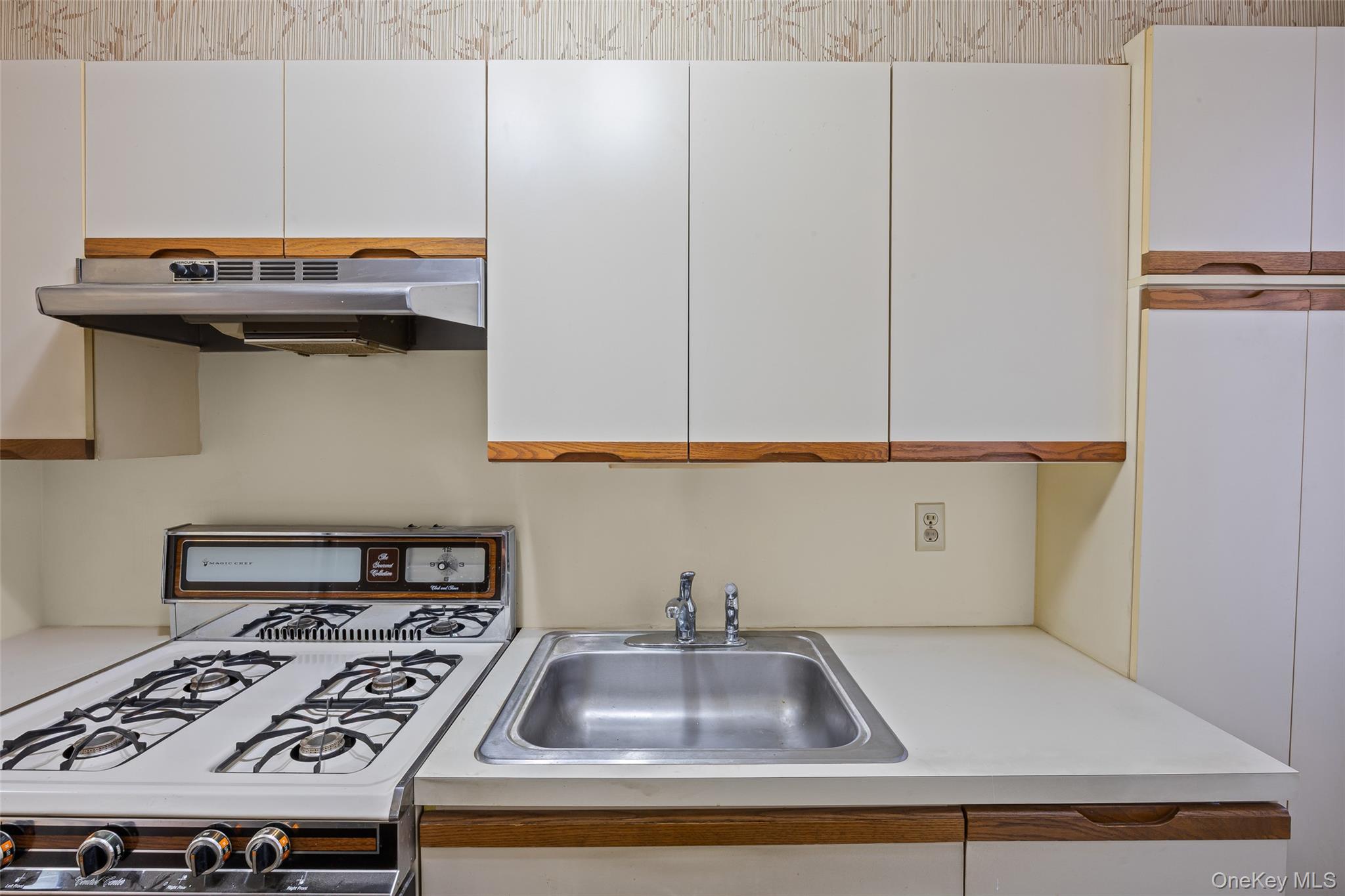 #14 photo, 65-39 108th Street, Forest Hills , NY 11375