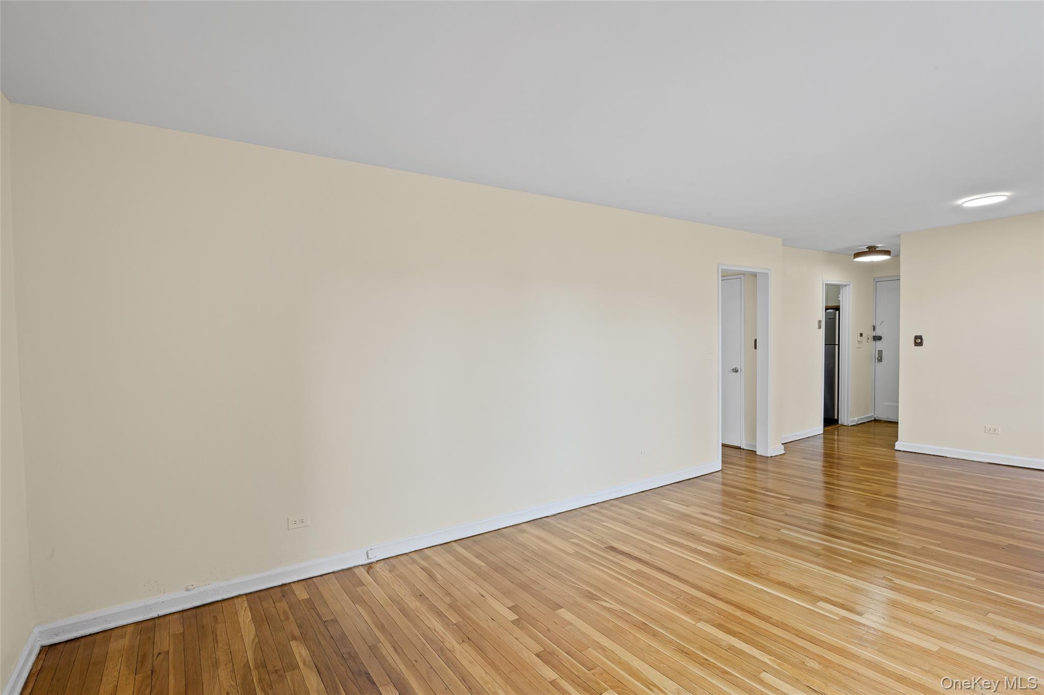 #8 photo, 65-39 108th Street, Forest Hills , NY 11375