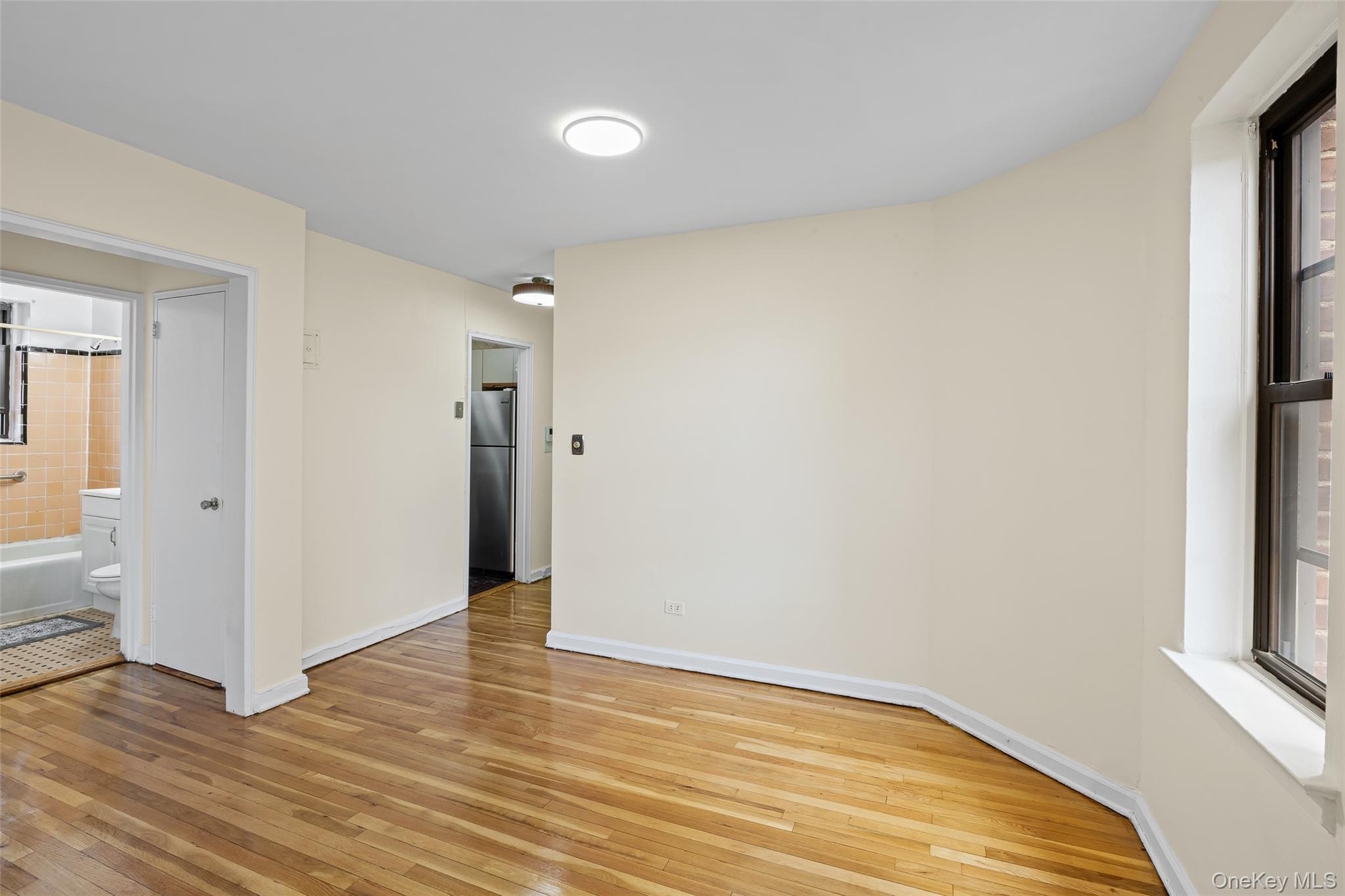 #9 photo, 65-39 108th Street, Forest Hills , NY 11375