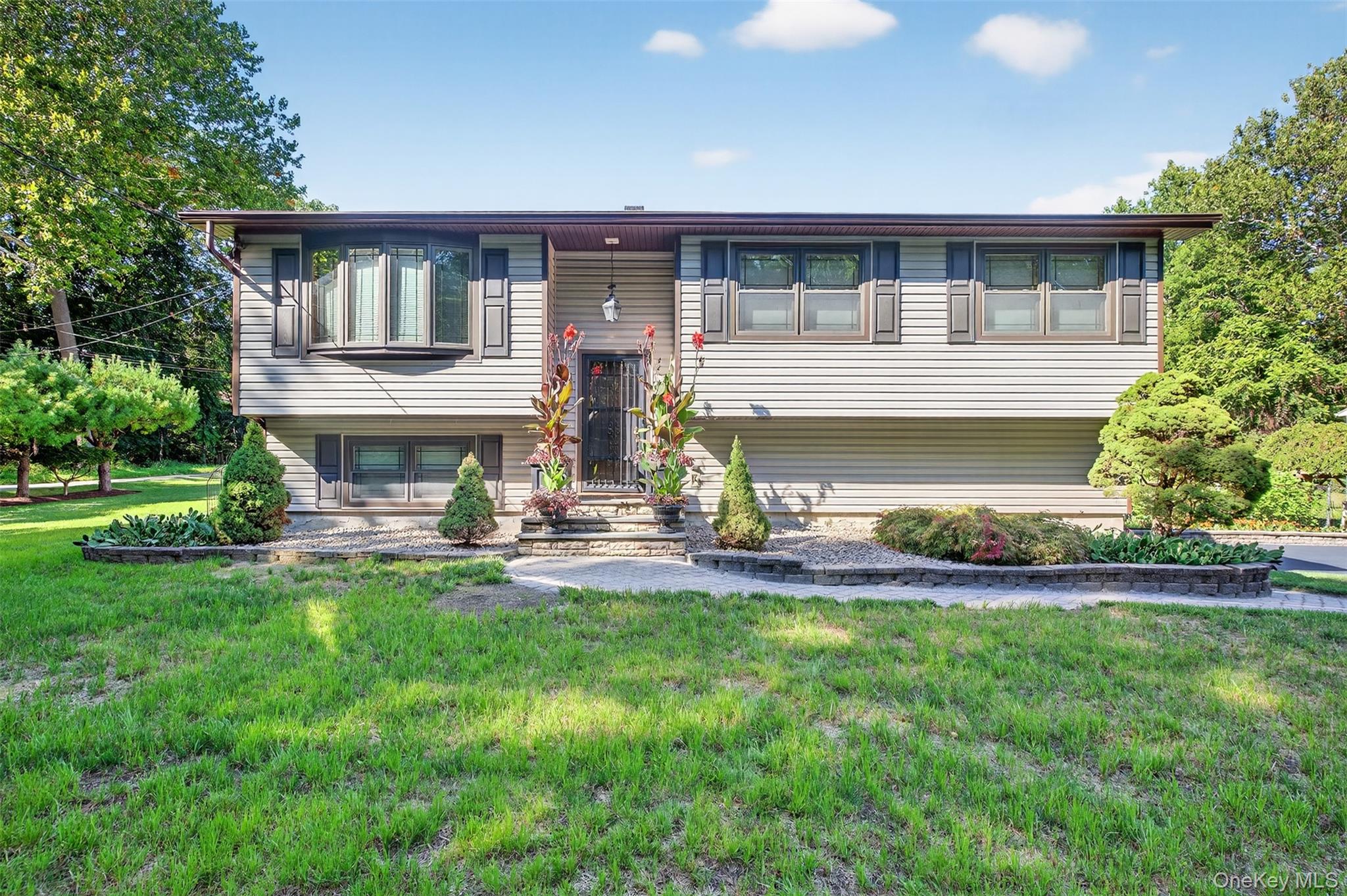 #1 photo, 83 Camelot Road, Poughkeepsie , NY 12601