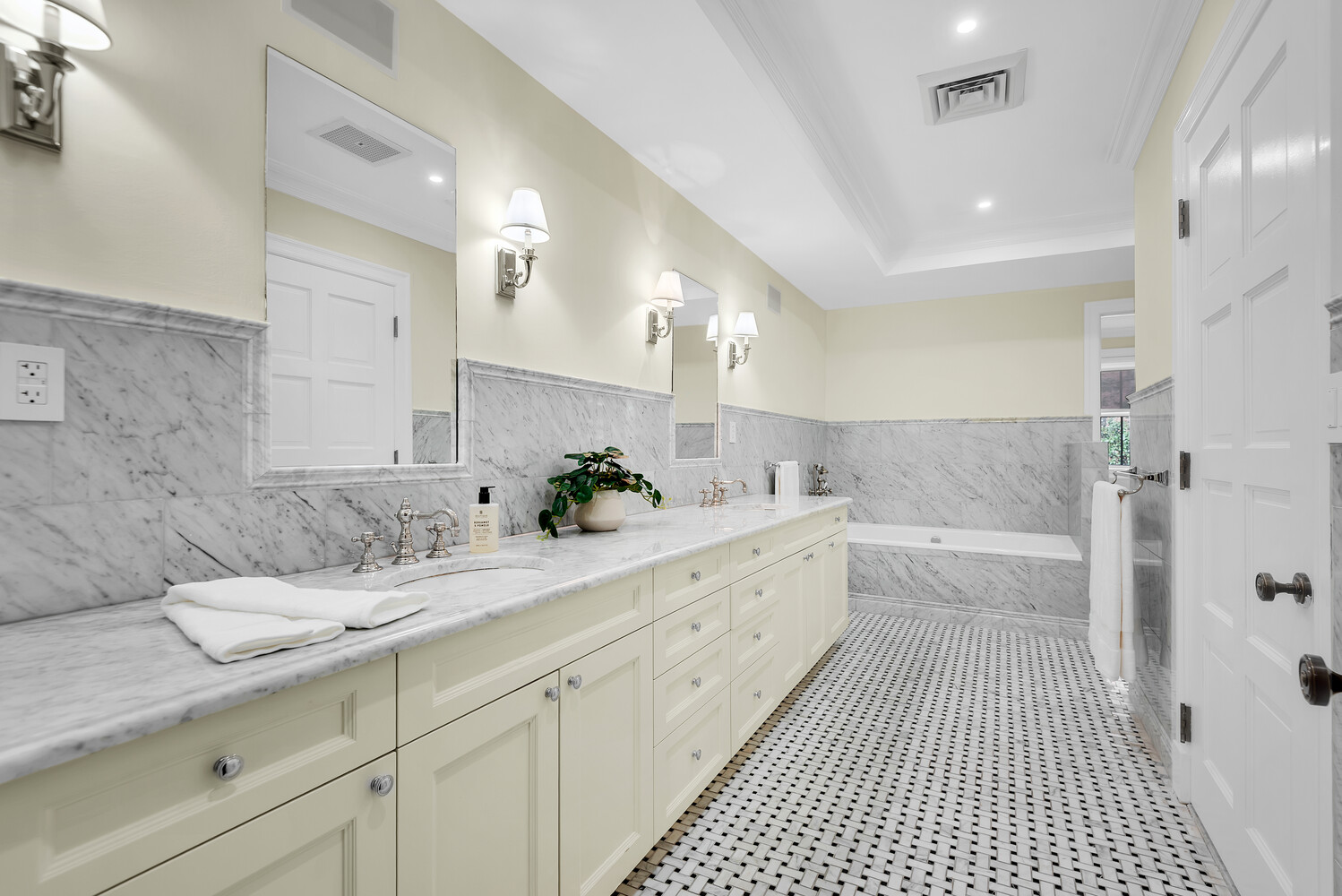 #18 photo, 330 E 51ST Street, Turtle Bay , NY 10022