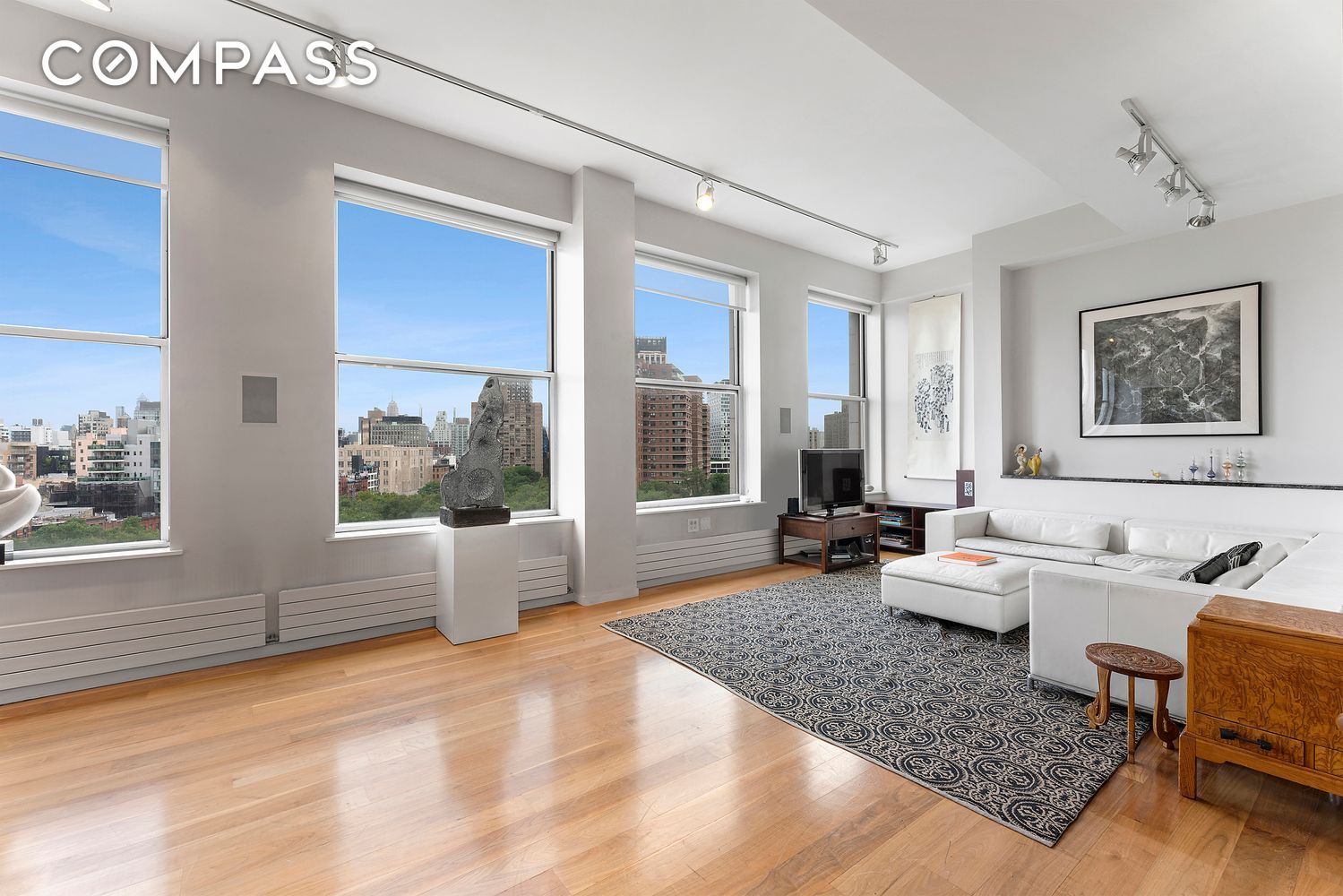 #1 photo, 175 E Broadway, Two Bridges , NY 10002