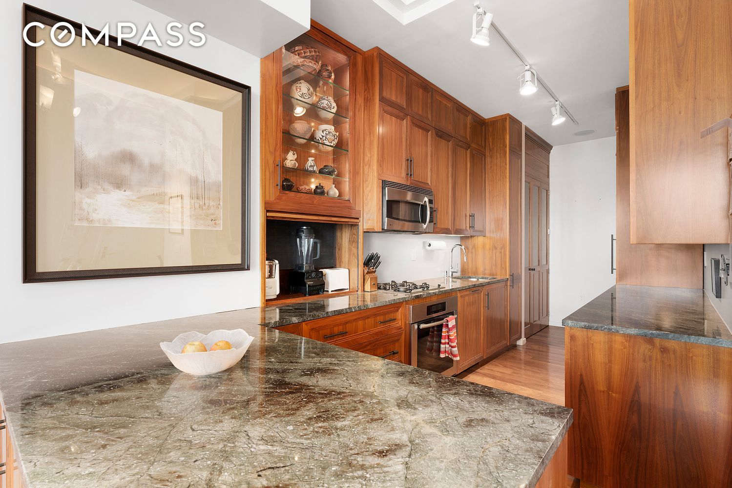 #3 photo, 175 E Broadway, Two Bridges , NY 10002