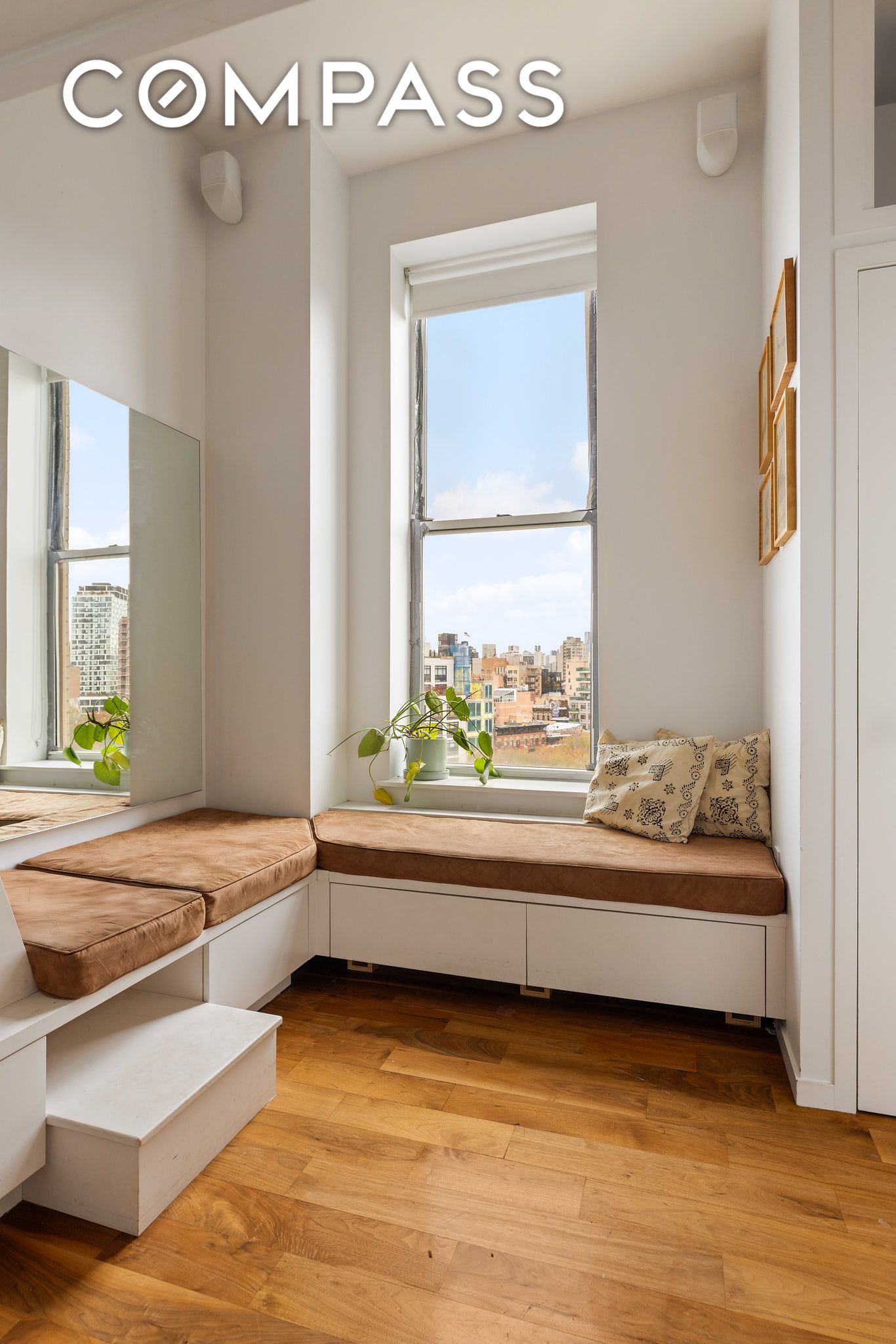 #8 photo, 175 E Broadway, Two Bridges , NY 10002