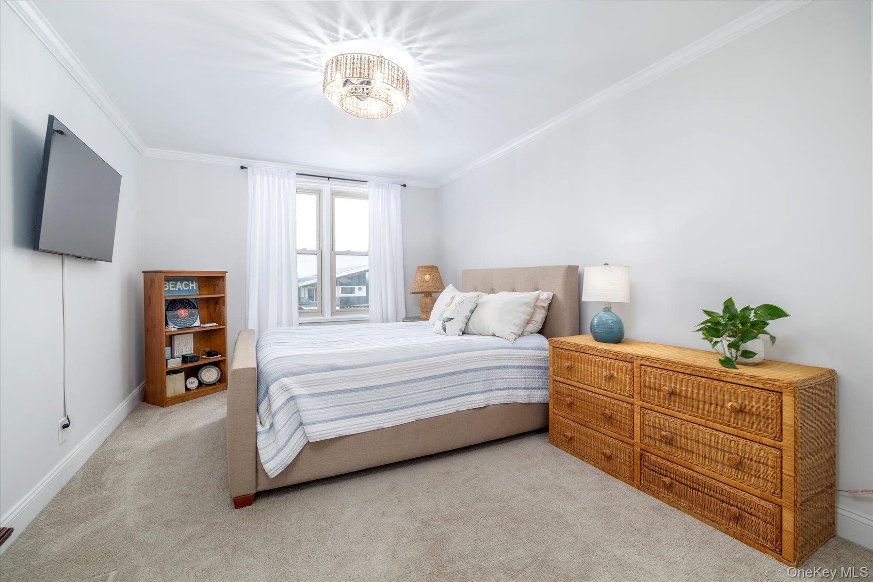 #10 photo, 560 W Broadway, ナッソー郡 Long Beach , NY 11561