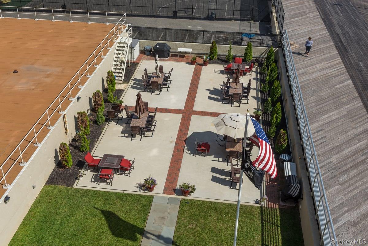 #15 photo, 560 W Broadway, ナッソー郡 Long Beach , NY 11561