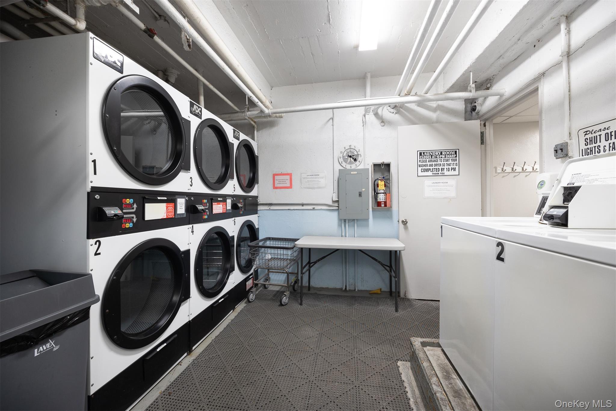 #18 photo, 560 W Broadway, ナッソー郡 Long Beach , NY 11561