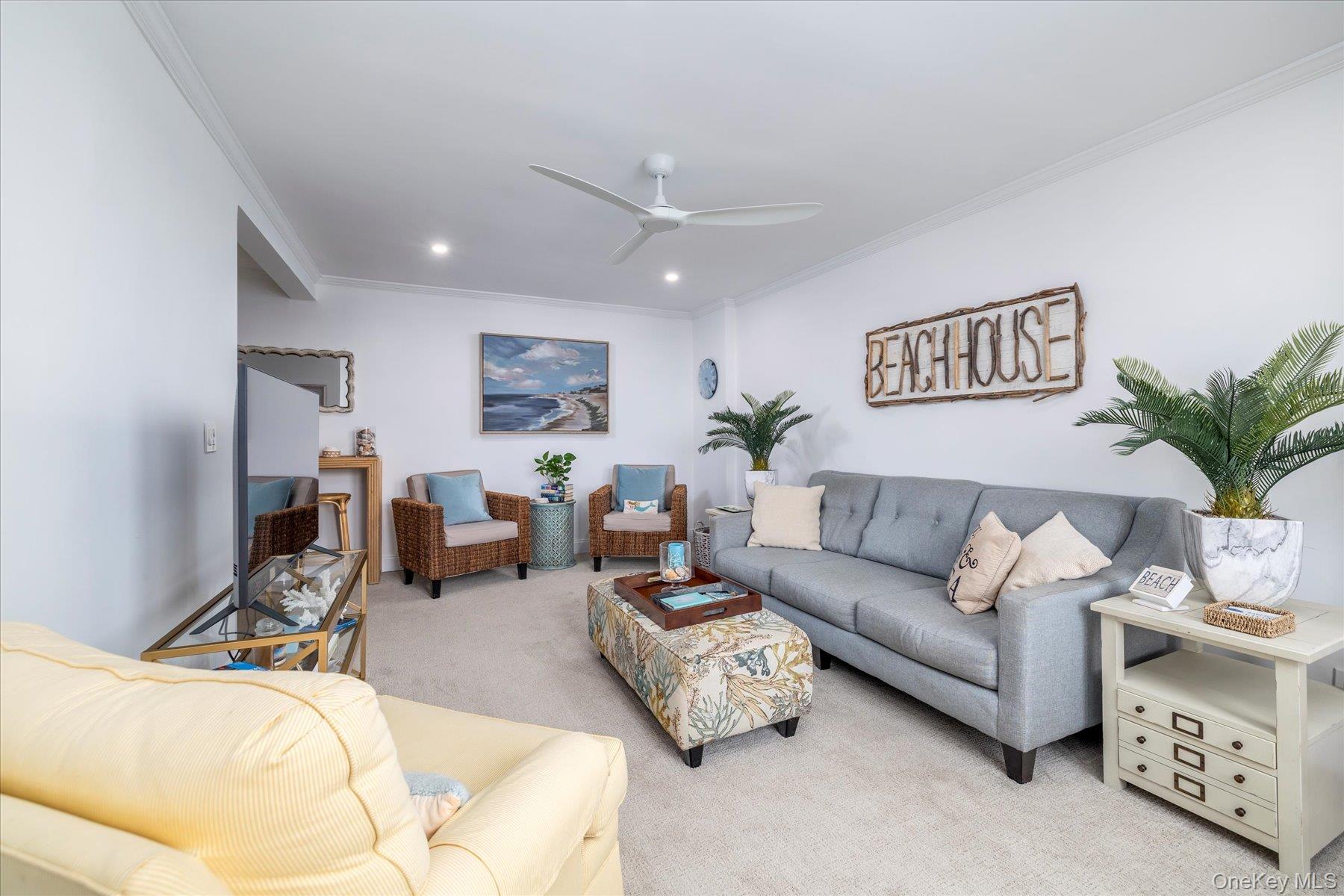 #2 photo, 560 W Broadway, ナッソー郡 Long Beach , NY 11561