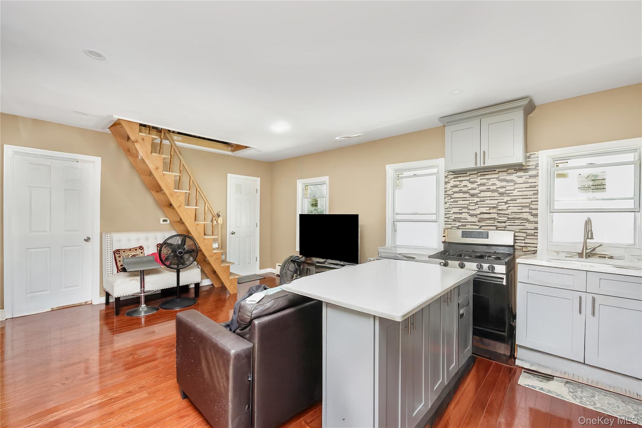 #11 photo, 10218 216th Street, Queens Village , NY 11429