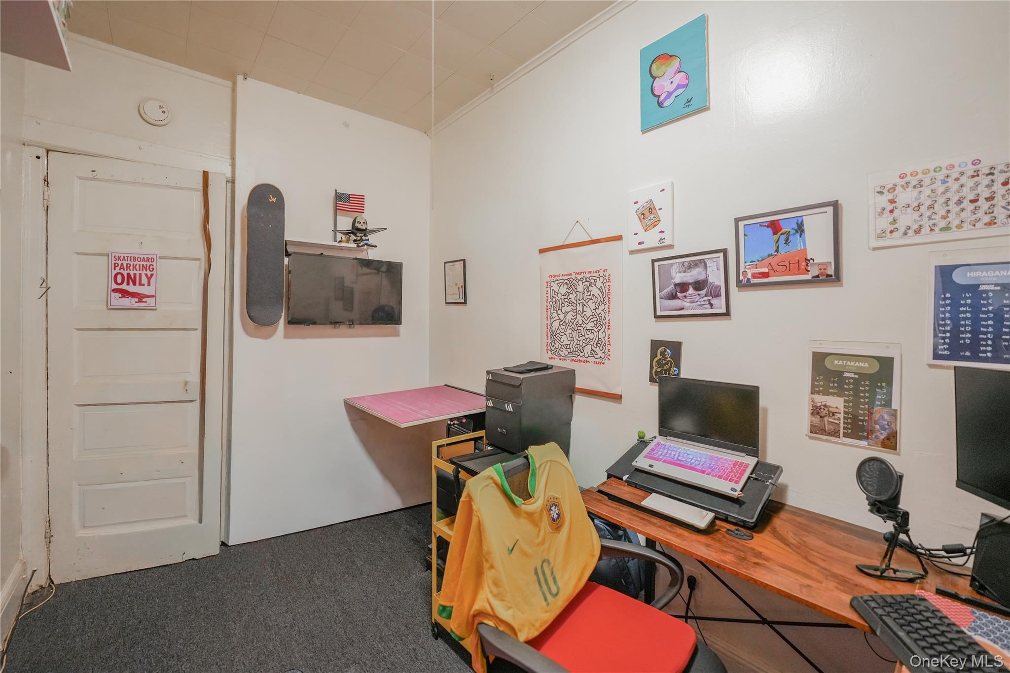 #18 photo, 2042 Gates Avenue, Ridgewood , NY 11385