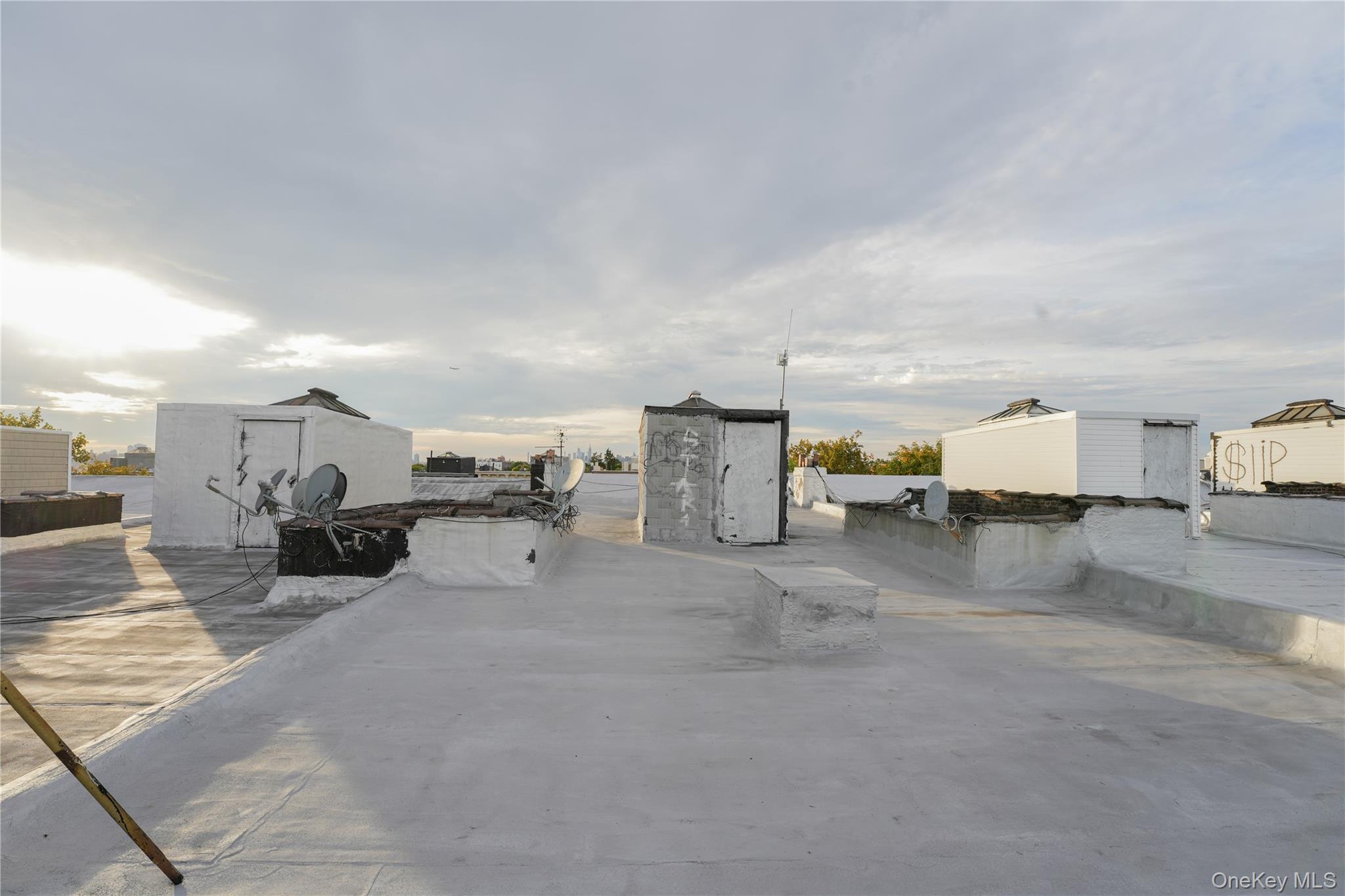 #6 photo, 2042 Gates Avenue, Ridgewood , NY 11385