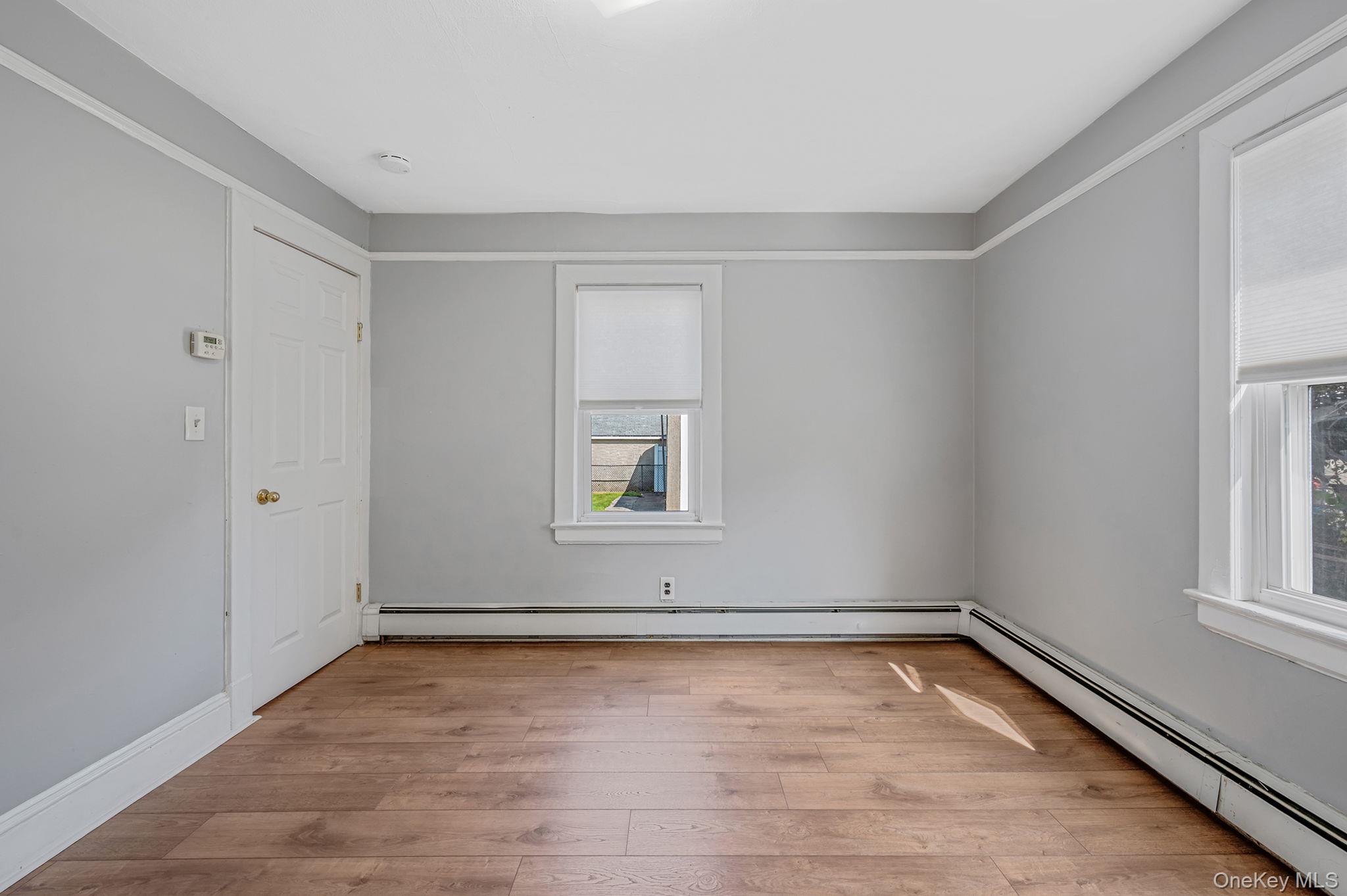 #15 photo, 236 Jackson Avenue, Mineola , NY 11501