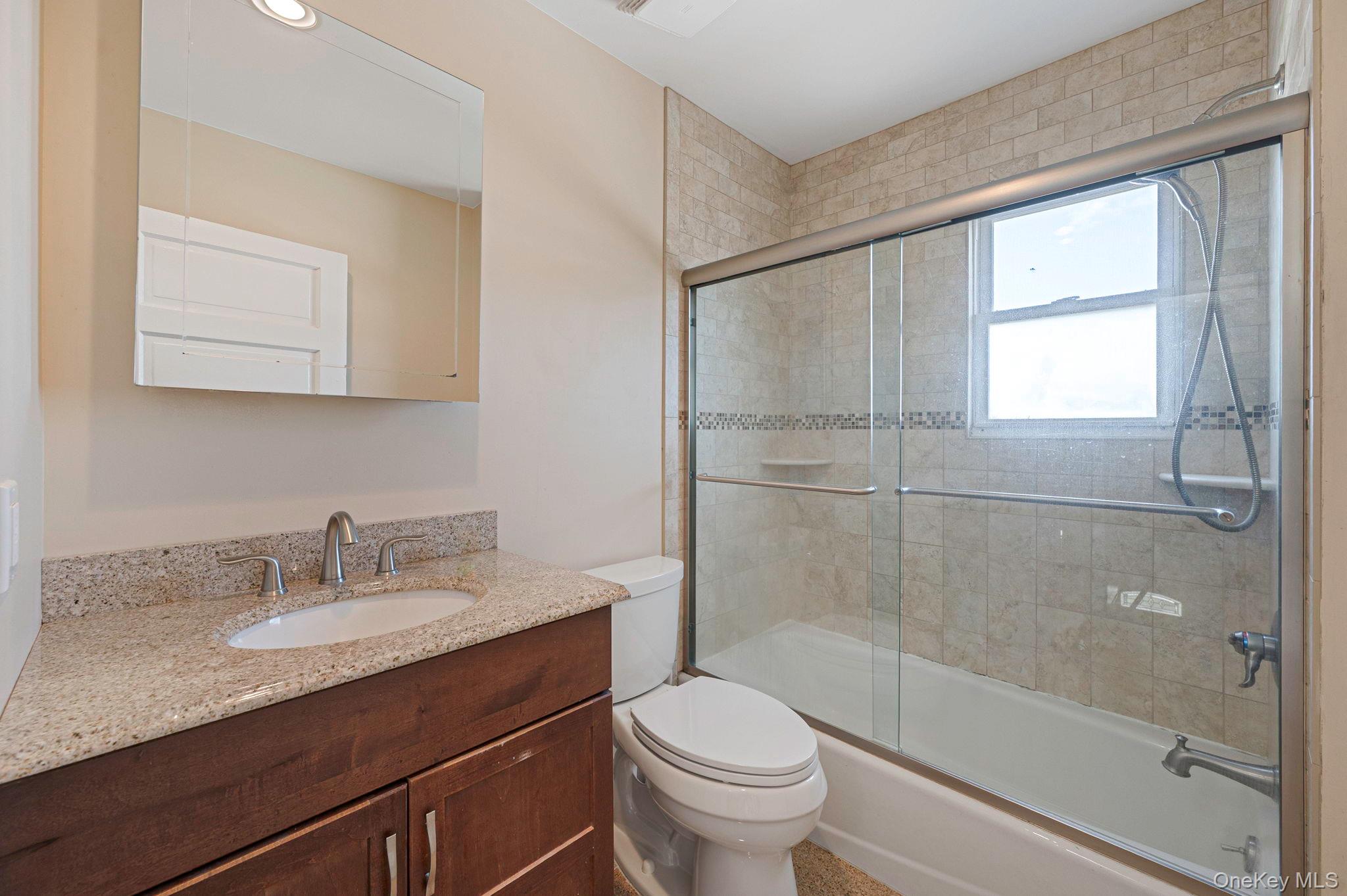 #18 photo, 236 Jackson Avenue, Mineola , NY 11501