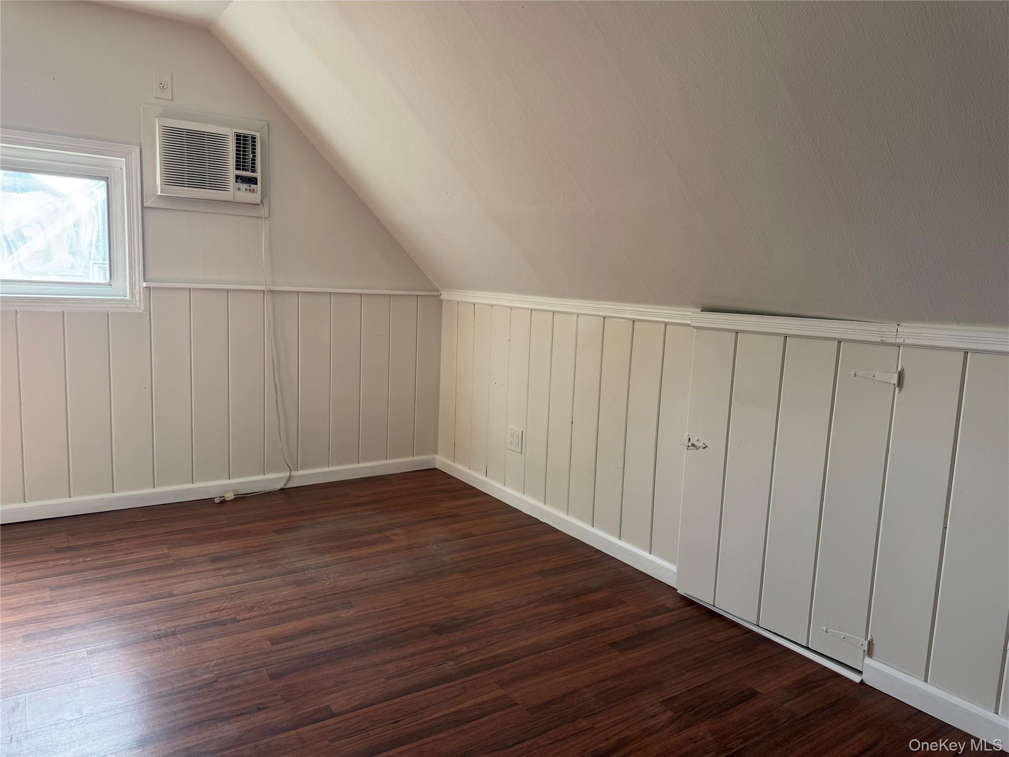 #5 photo, 6 Wishing Lane, Hicksville , NY 11801