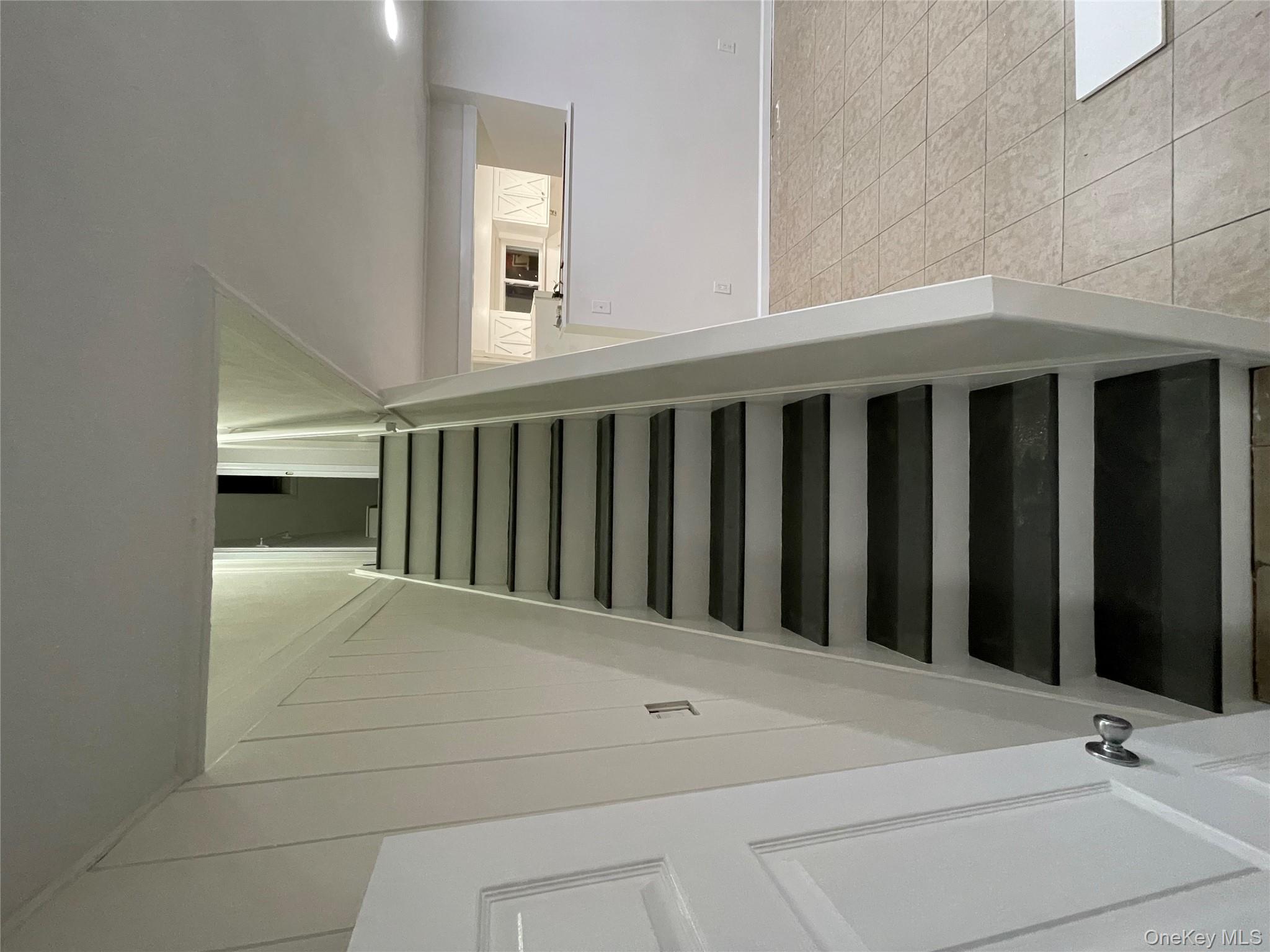 #8 photo, 6 Wishing Lane, Hicksville , NY 11801