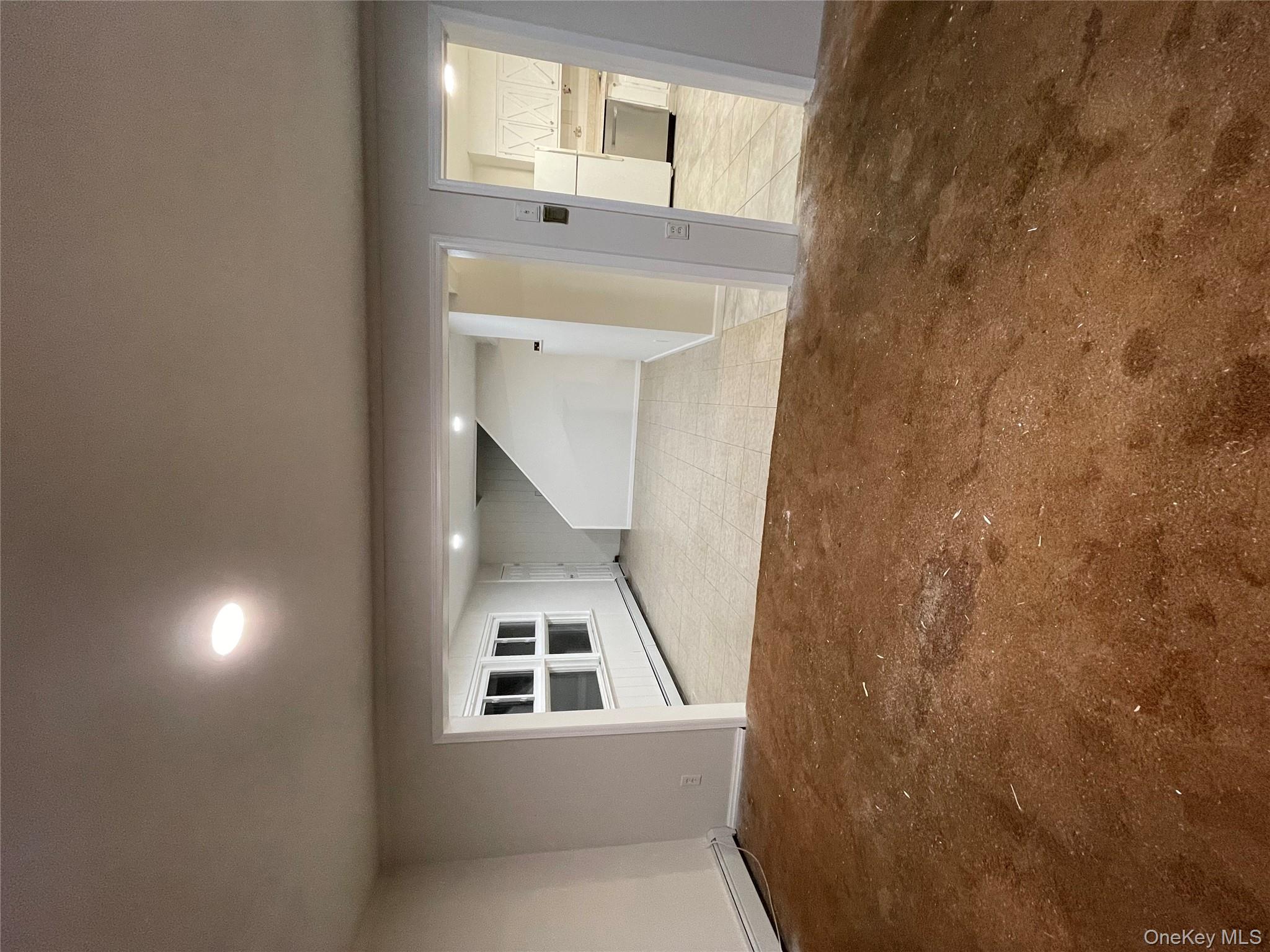 #9 photo, 6 Wishing Lane, Hicksville , NY 11801