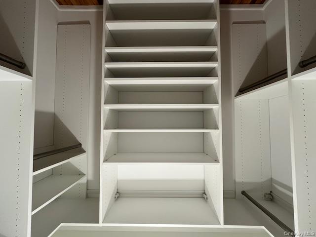 #17 photo, 5 Dunwood Road, Port Washington , NY 11050