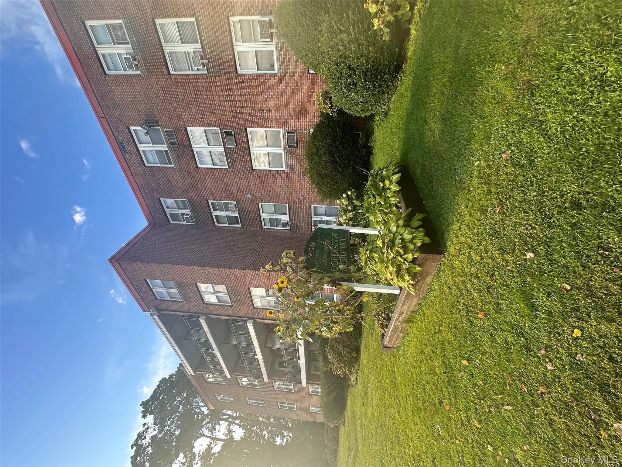 #20 photo, 250 W Merrick Road, ناسو Freeport , NY 11520