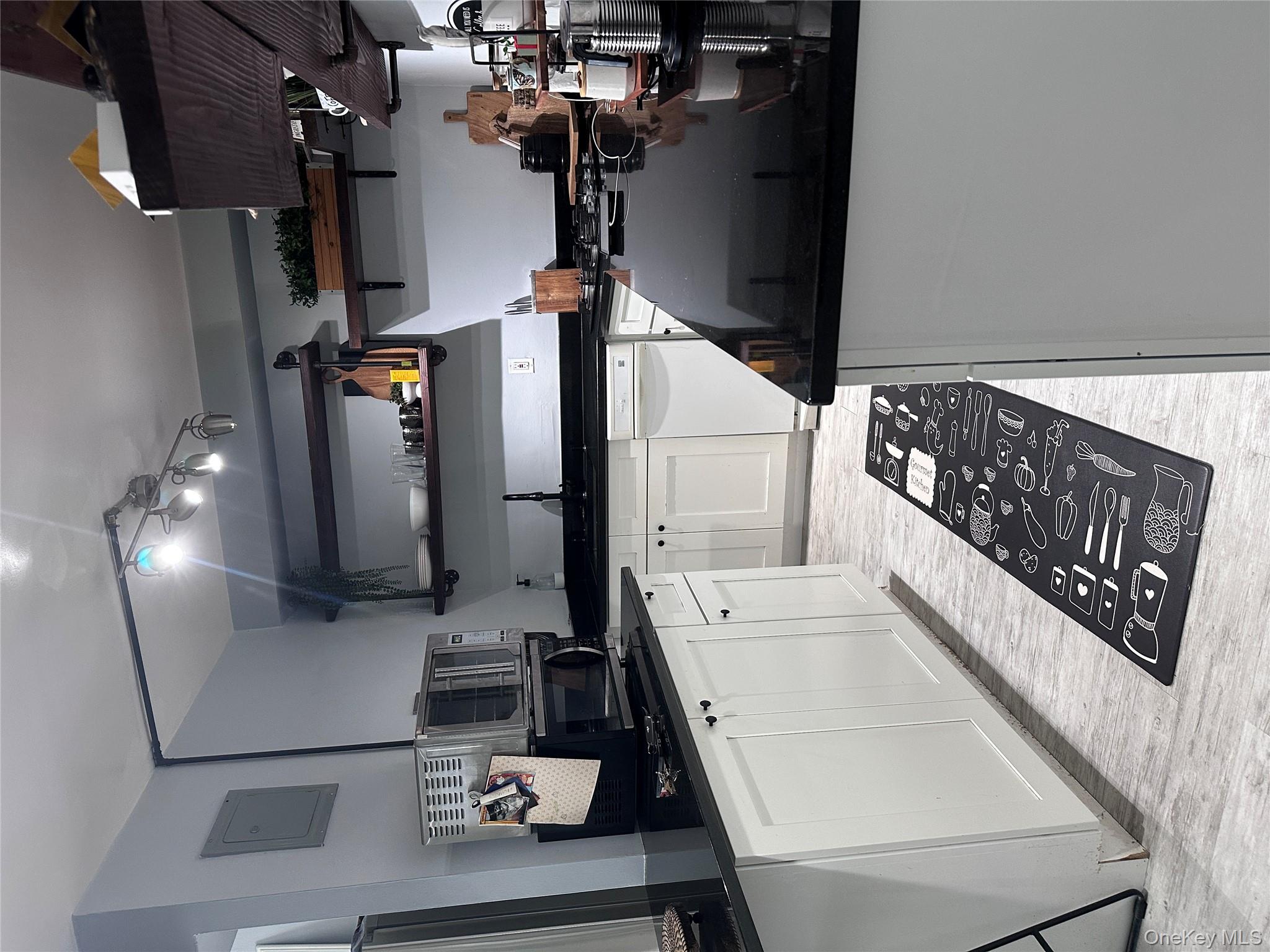 #7 photo, 250 W Merrick Road, ناسو Freeport , NY 11520