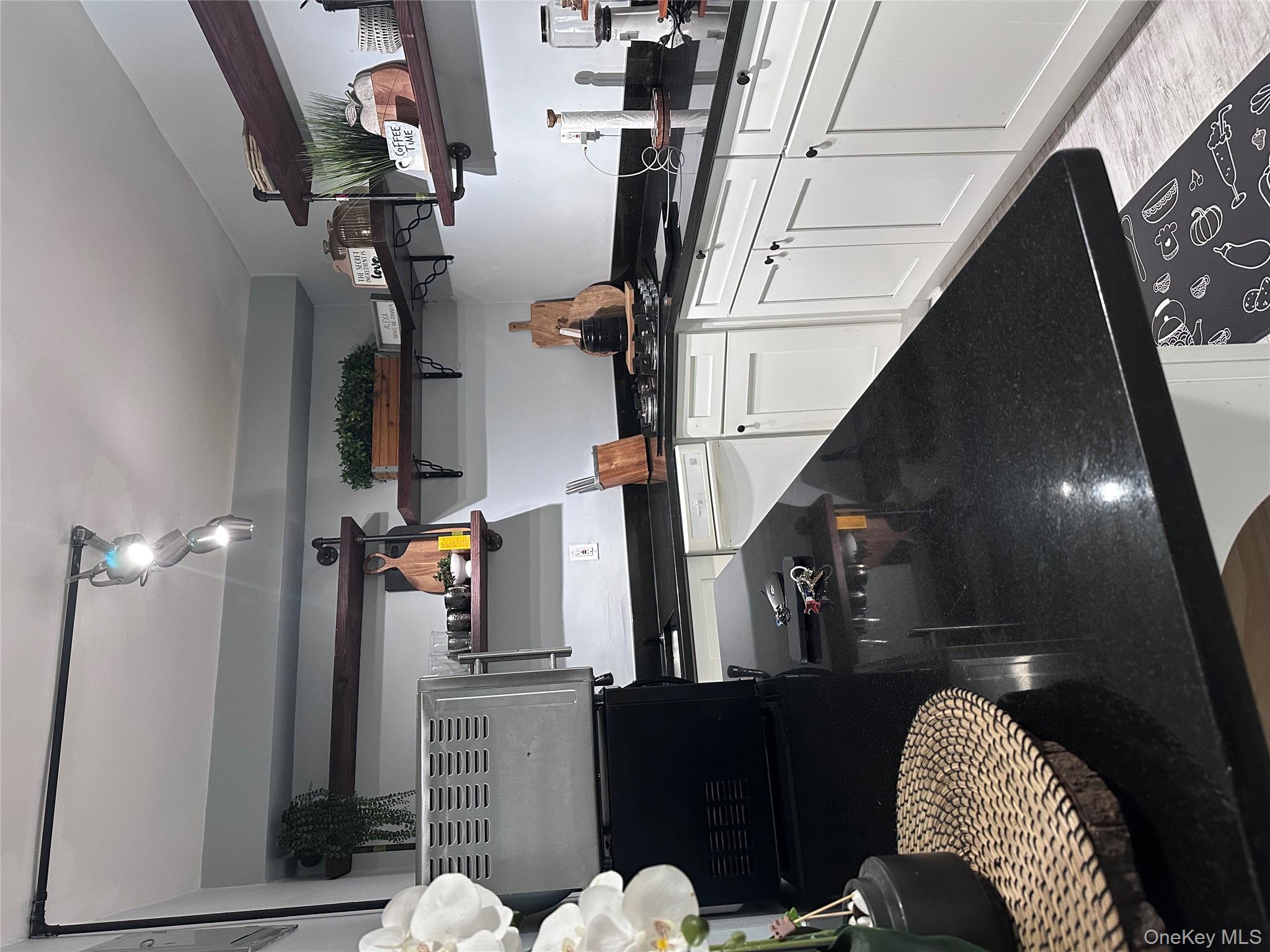 #8 photo, 250 W Merrick Road, ناسو Freeport , NY 11520