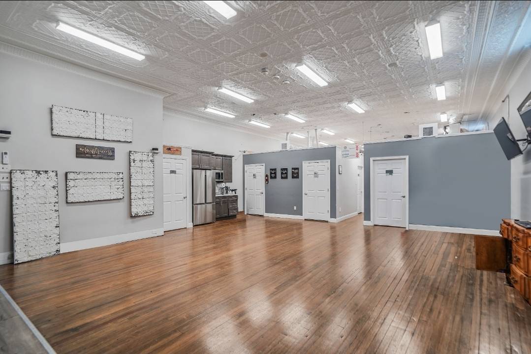 #4 photo, 47 W. Main St., サフォーク郡 Smithtown , NY 11787