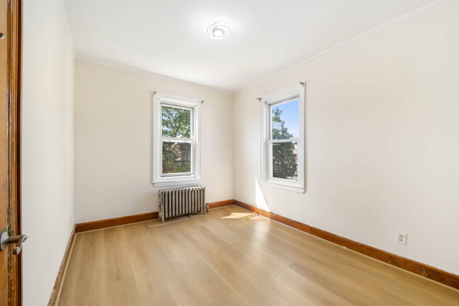 #19 photo, 45-11 160th St, Flushing , NY 11358