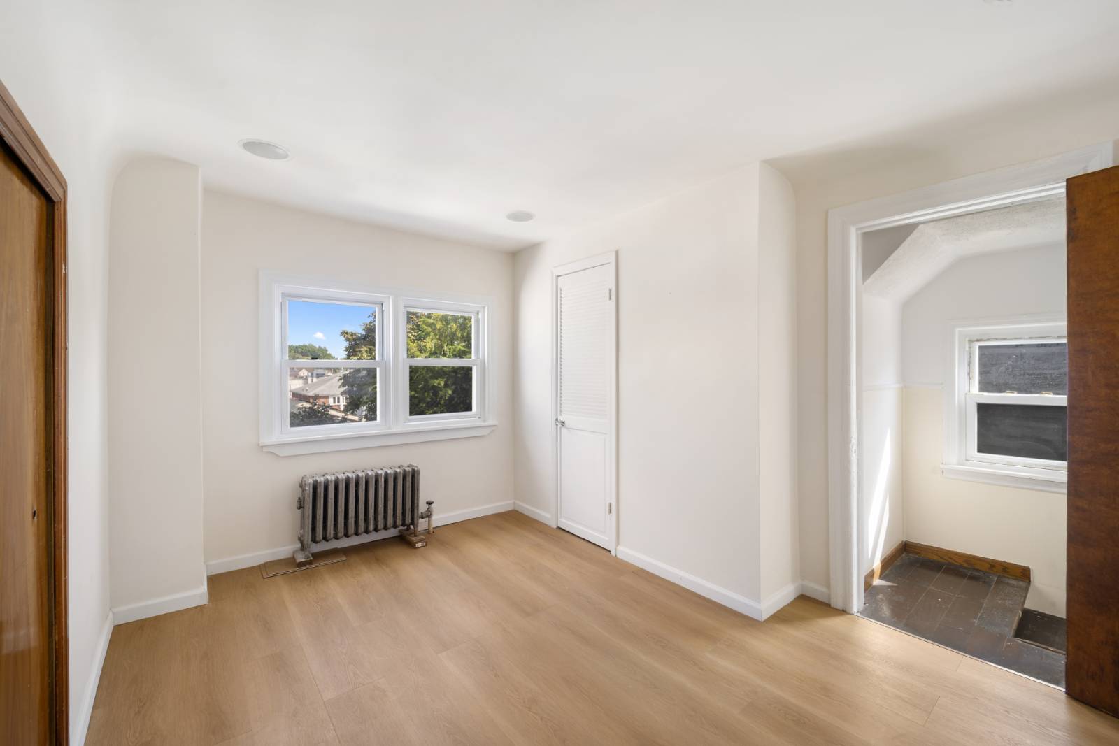 #21 photo, 45-11 160th St, Flushing , NY 11358