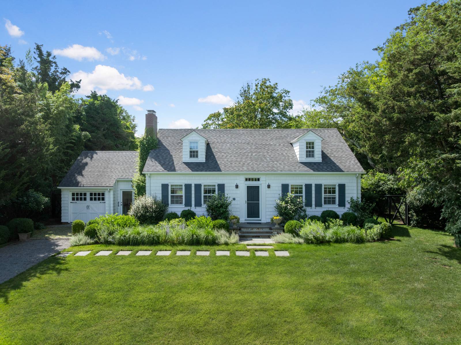 #2 photo, 32 THORNHEDGE ROAD, BELLPORT VILLAGE , NY 11713